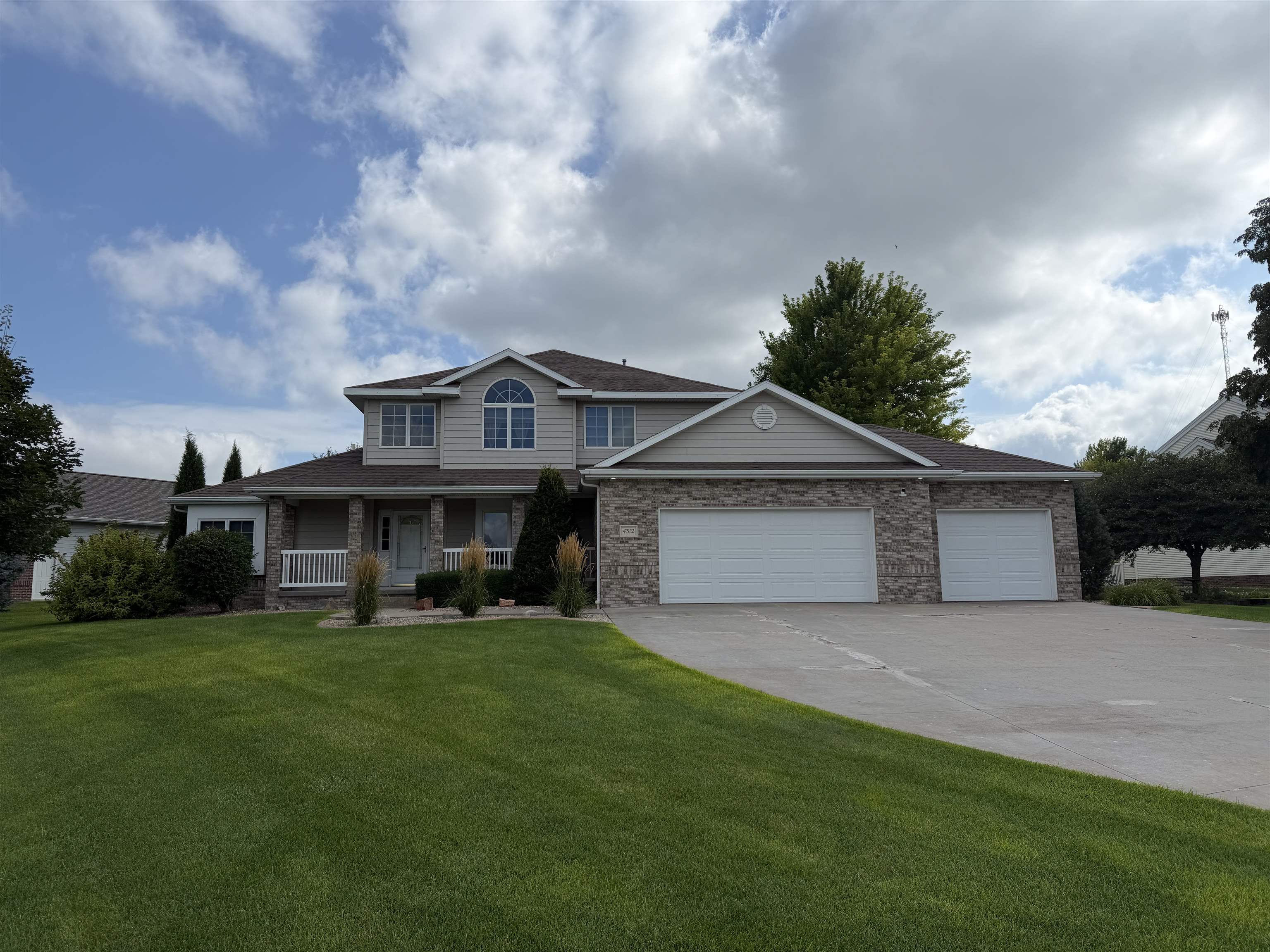 4312 Country Club Lane, Kearney, Nebraska 68845, 5 Bedroom Bedrooms, ,4 BathroomBathrooms,Residential,for Sale,4312 Country Club Lane,20261125