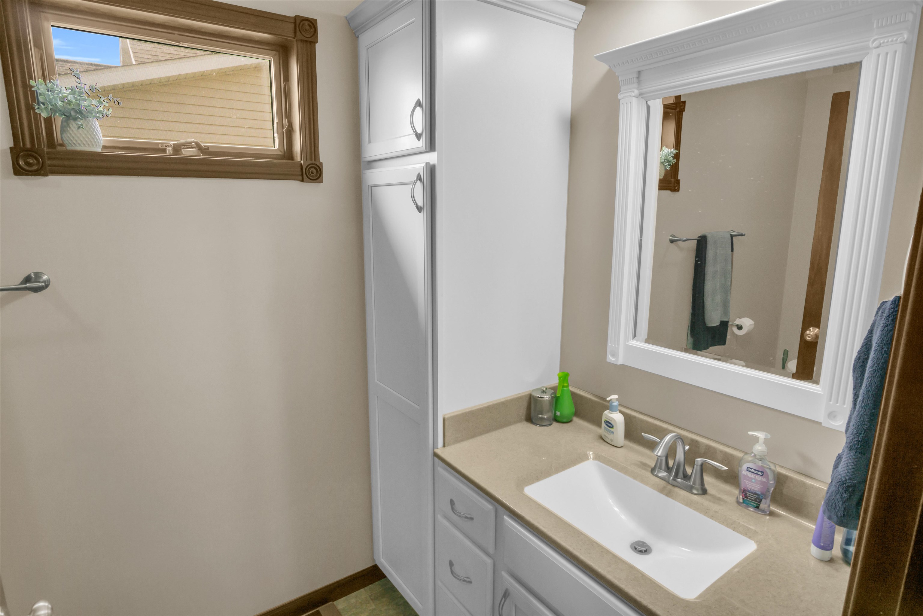 910 16th Avenue, Kearney, Nebraska 68845, 5 Bedroom Bedrooms, ,3 BathroomBathrooms,Residential,for Sale,910 16th Avenue,20261206