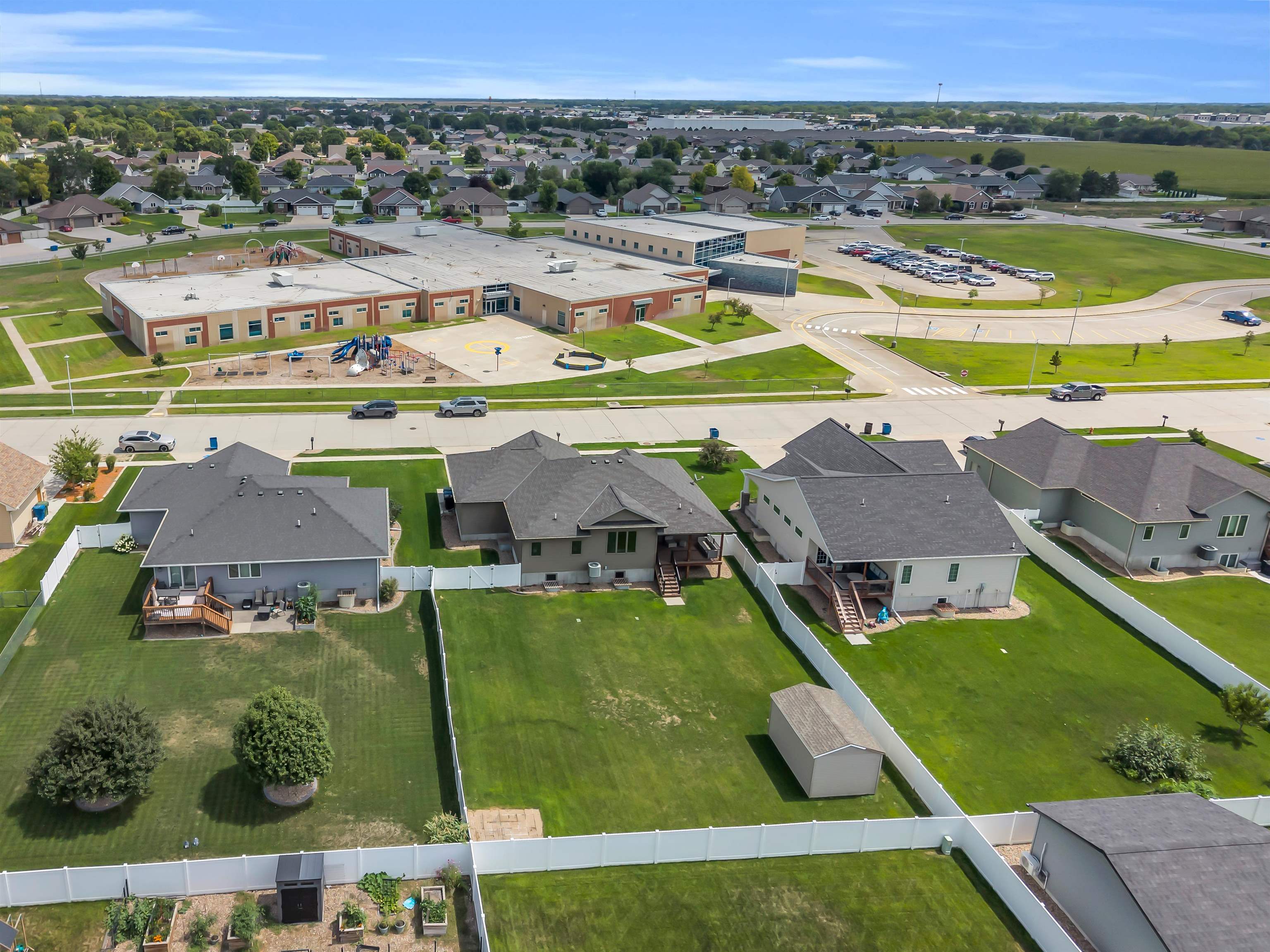 910 16th Avenue, Kearney, Nebraska 68845, 5 Bedroom Bedrooms, ,3 BathroomBathrooms,Residential,for Sale,910 16th Avenue,20261206