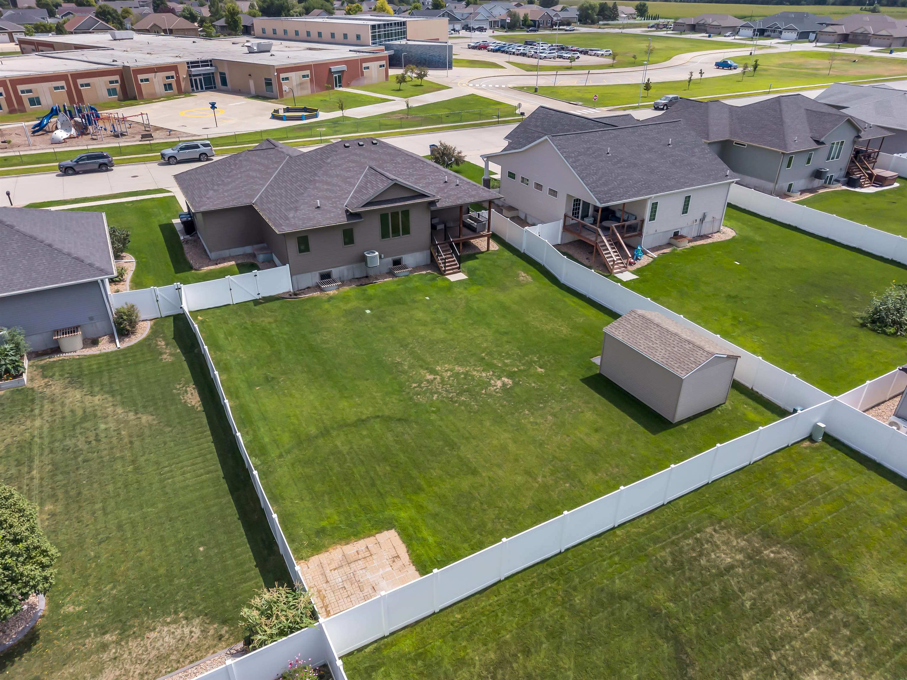 910 16th Avenue, Kearney, Nebraska 68845, 5 Bedroom Bedrooms, ,3 BathroomBathrooms,Residential,for Sale,910 16th Avenue,20261206