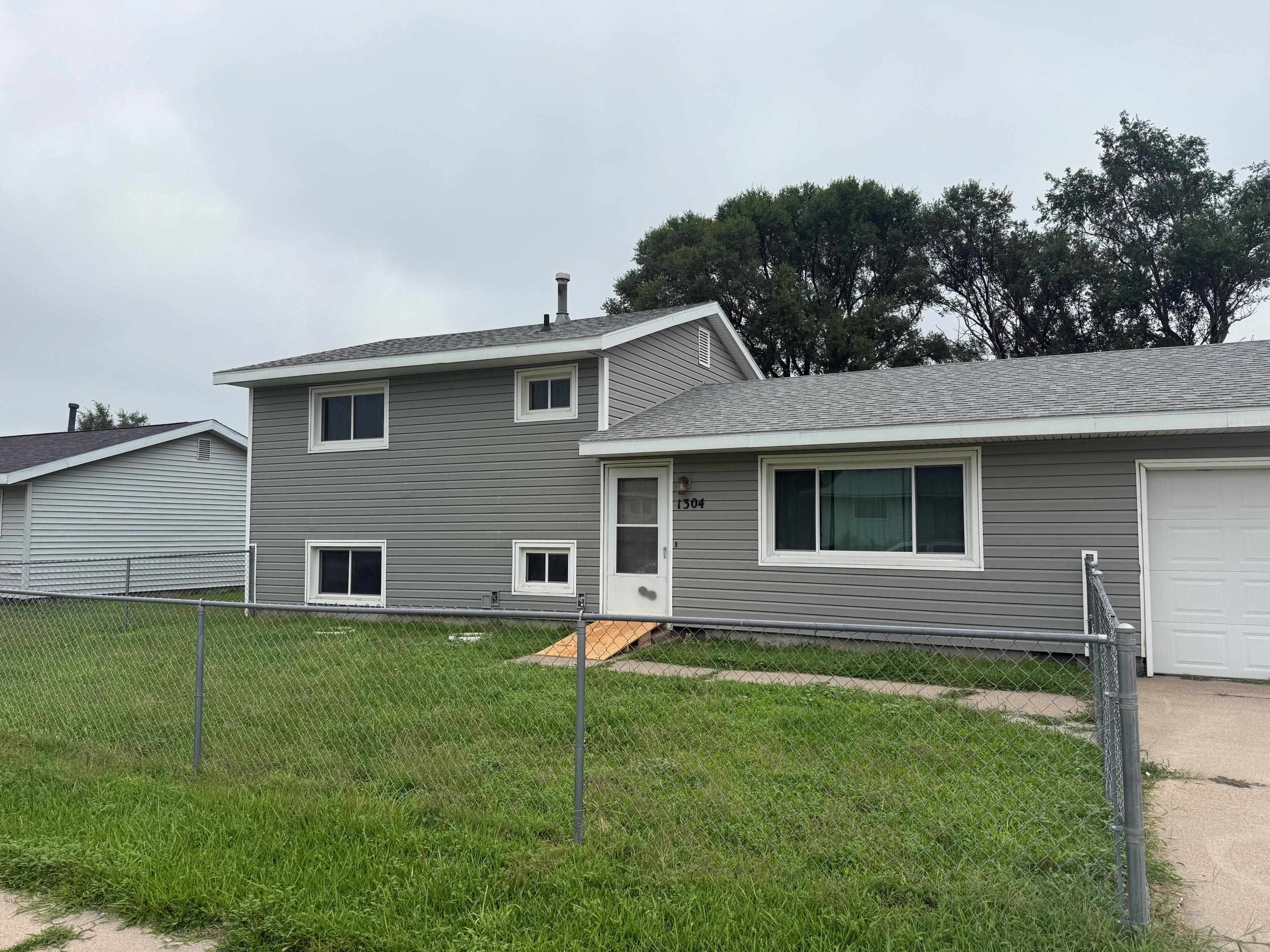 1304 Independence Street, Lexington, Nebraska 68850, 4 Bedrooms Bedrooms, ,2 BathroomsBathrooms,Residential,for Sale,1304 Independence Street,20261209