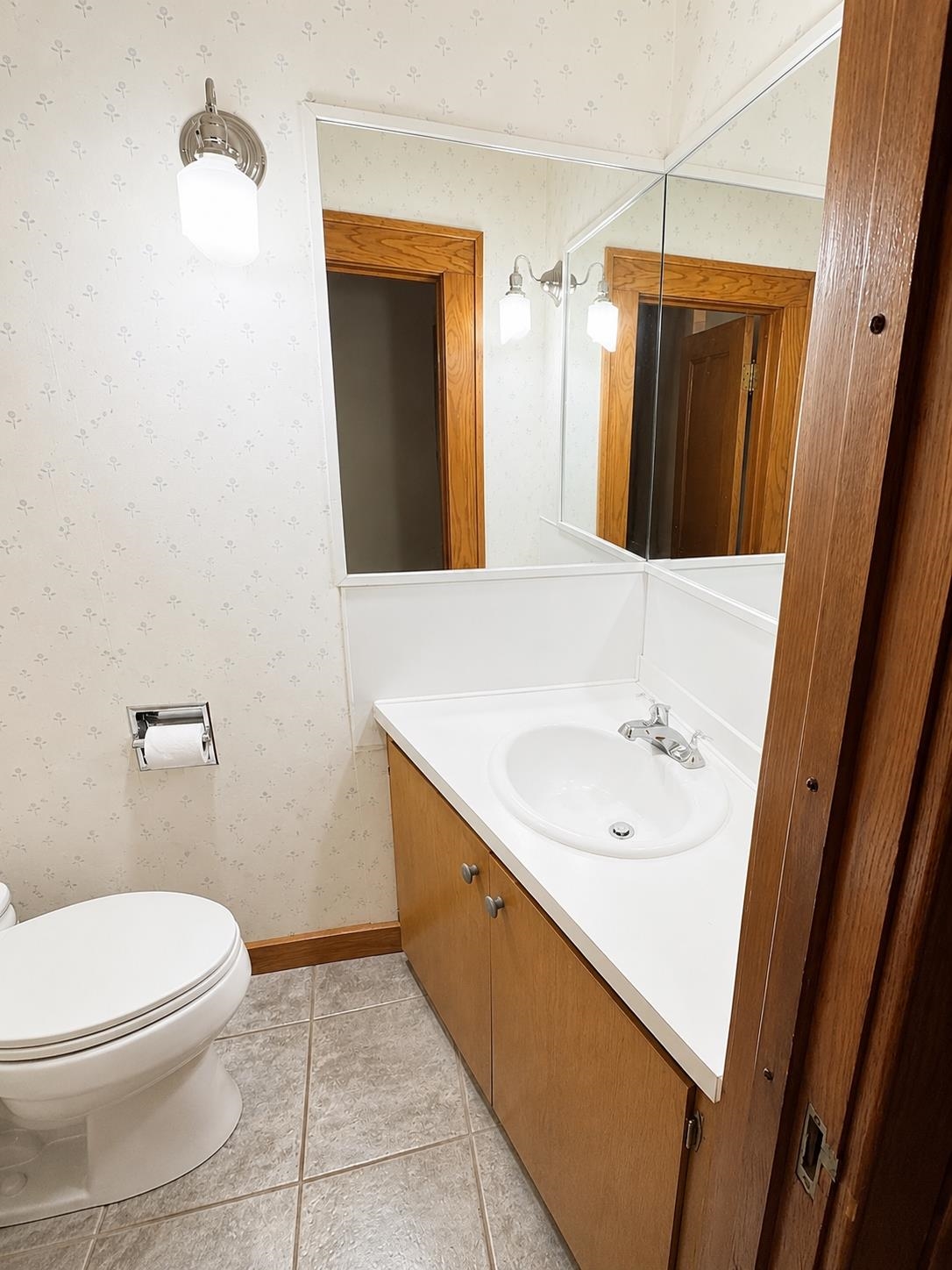 504 Verona Avenue, Ravenna, Nebraska 68869, 5 Bedroom Bedrooms, ,3 BathroomBathrooms,Residential,for Sale,504 Verona Avenue,20261301