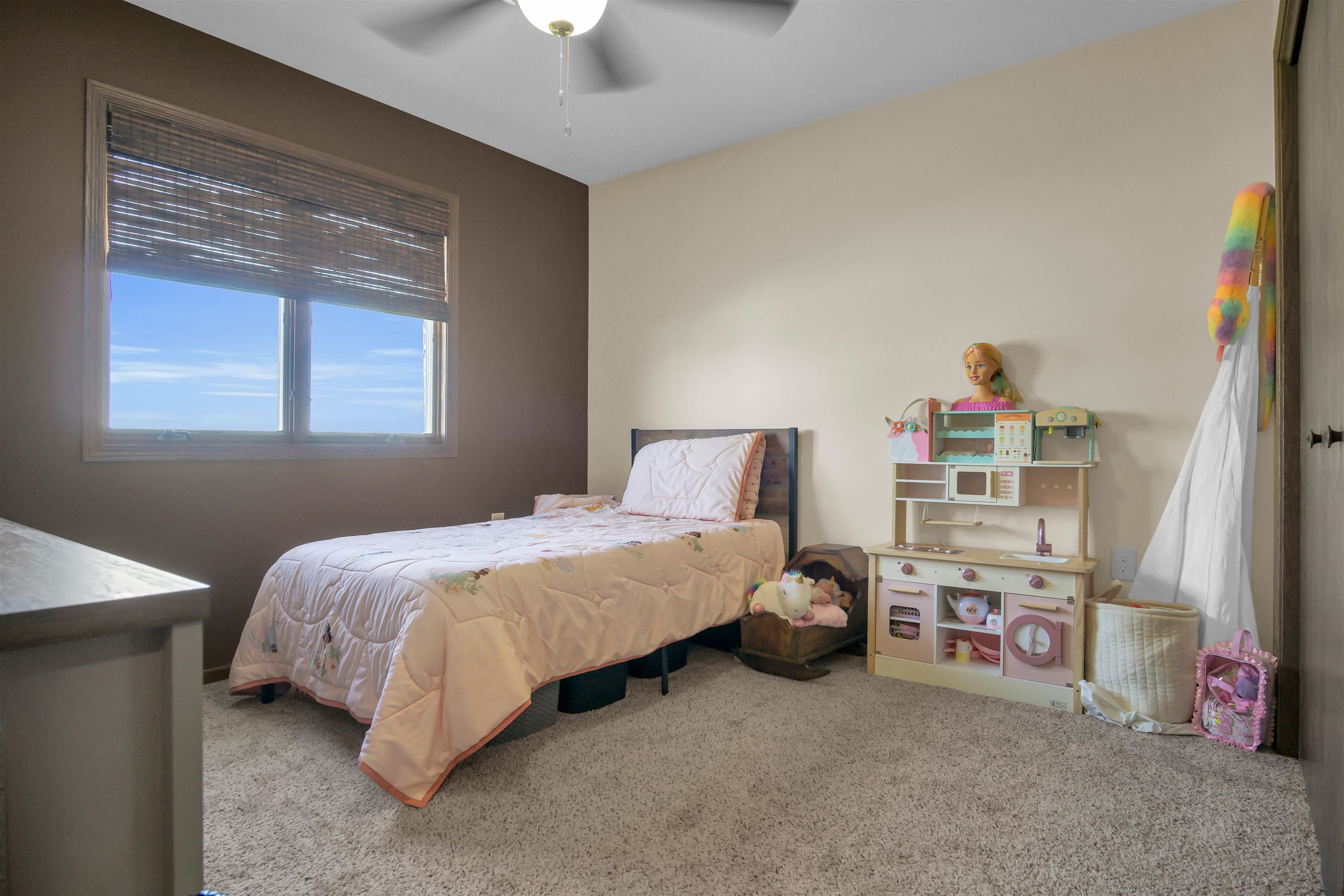 2005 E 58th Street, Kearney, Nebraska 68847, 5 Bedroom Bedrooms, ,2 BathroomBathrooms,Residential,for Sale,2005 E 58th Street,20261330