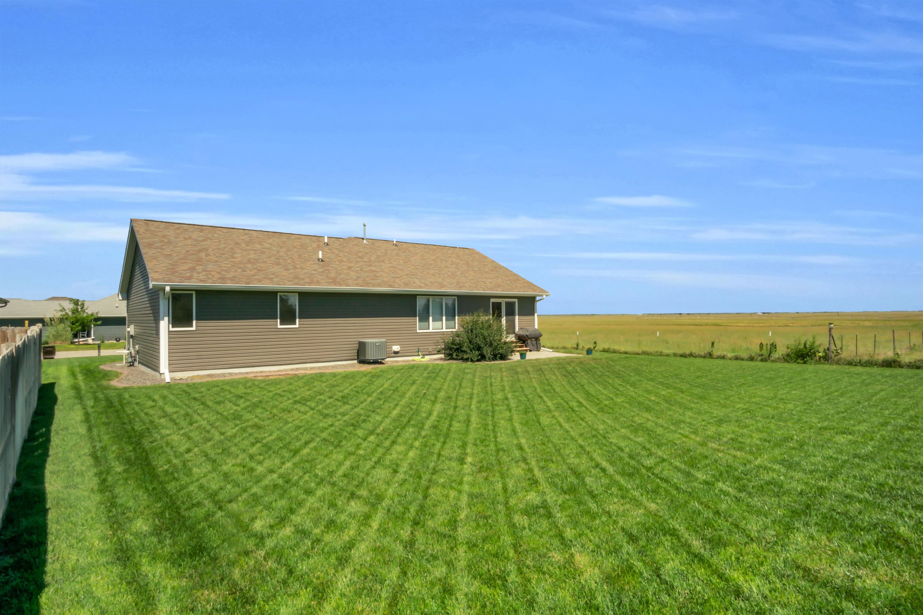 2005 E 58th Street, Kearney, Nebraska 68847, 5 Bedroom Bedrooms, ,2 BathroomBathrooms,Residential,for Sale,2005 E 58th Street,20261330