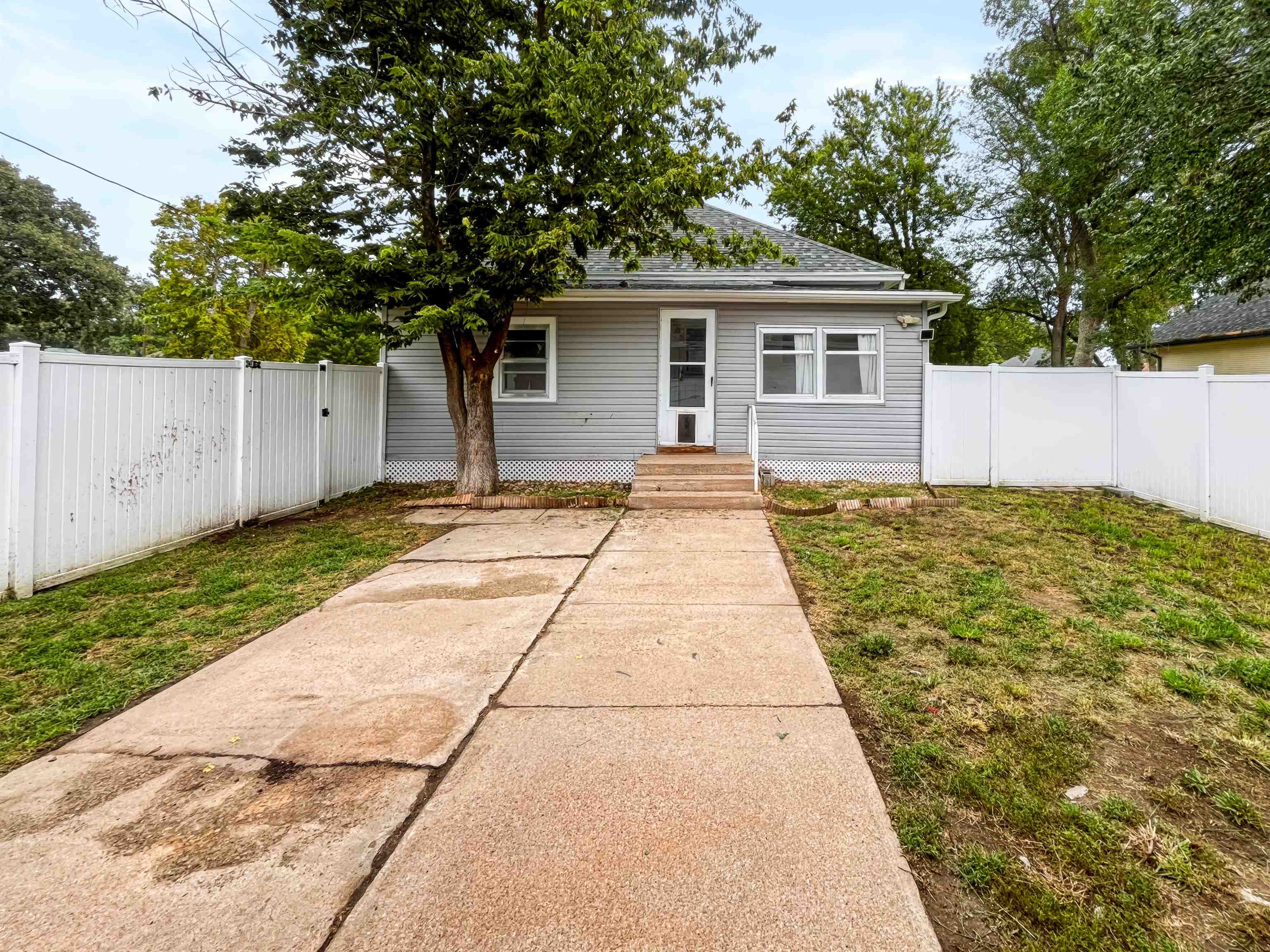 309 N Perkins Ave, Kenesaw, Nebraska 68956, 2 Bedroom Bedrooms, ,1 BathroomBathrooms,Residential,for Sale,309 N Perkins Ave,20261347