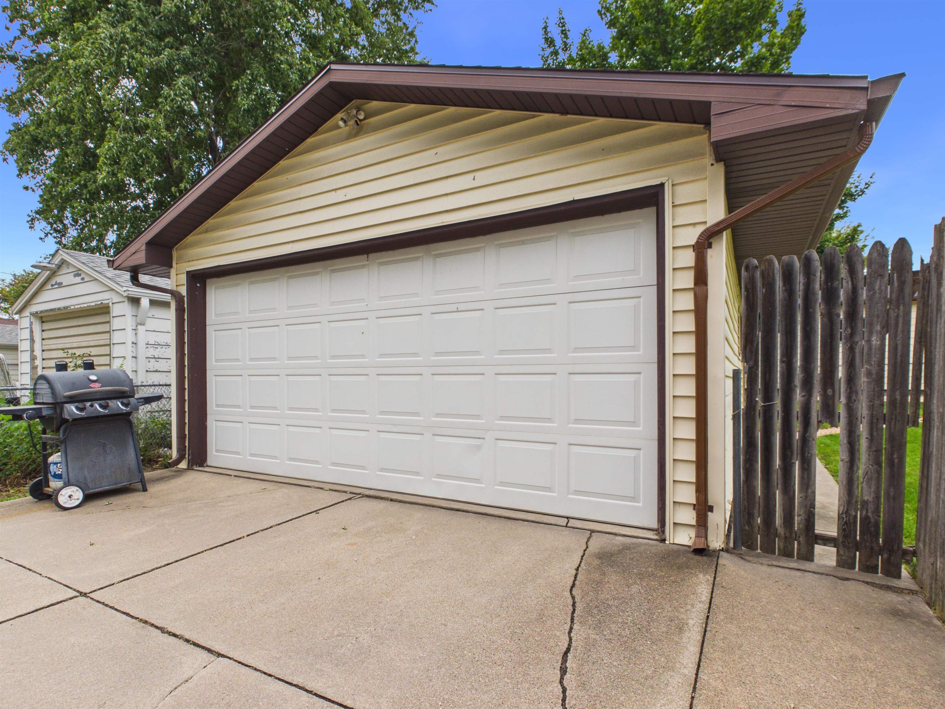 3803 E Ave, Kearney, Nebraska 68847, 2 Bedroom Bedrooms, ,1 BathroomBathrooms,Residential,for Sale,3803 E Ave,20261348