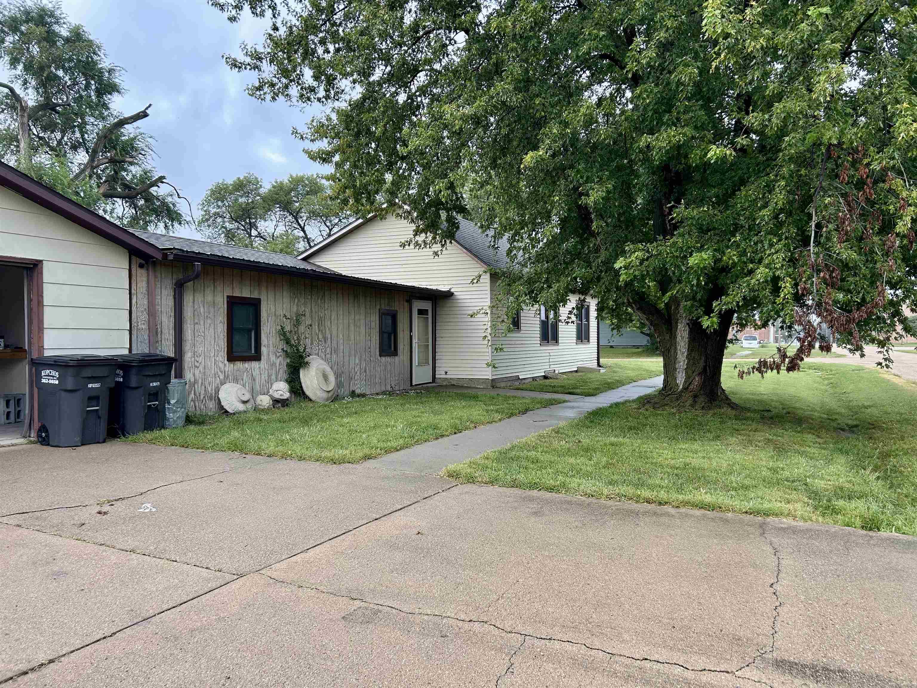 545 4th Avenue, Fairmont, Nebraska 68354, 2 Bedroom Bedrooms, ,2 BathroomBathrooms,Residential,for Sale,545 4th Avenue,20261363