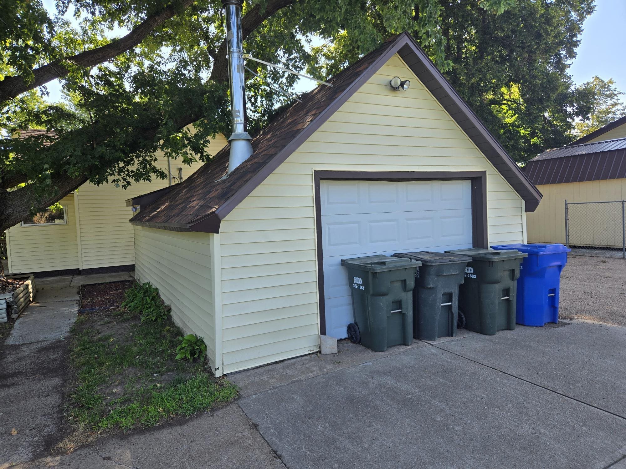 208 Lincoln Avenue, Shelton, Nebraska 68876, 3 Bedroom Bedrooms, ,2 BathroomBathrooms,Residential,for Sale,208 Lincoln Avenue,20261223