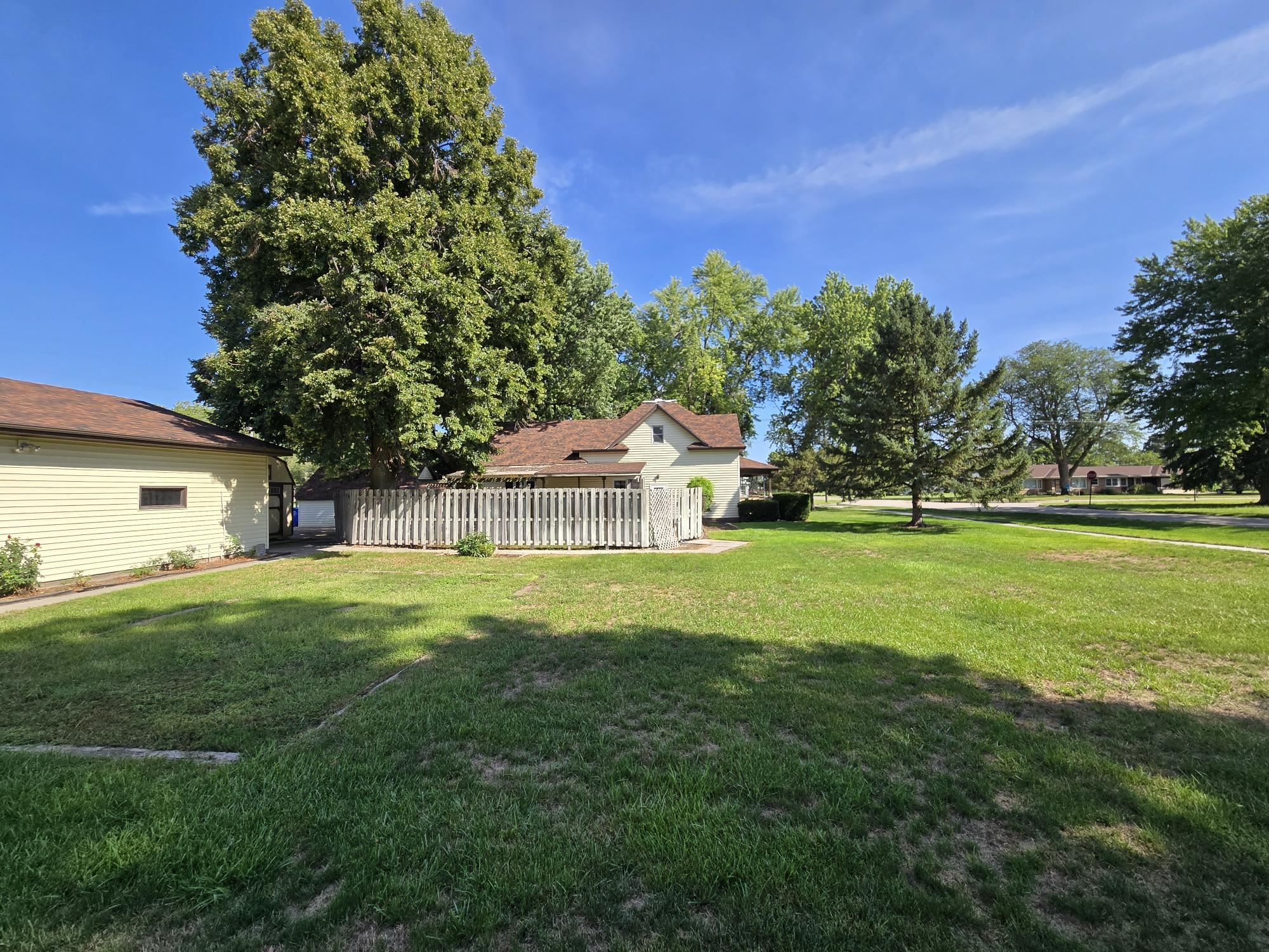 208 Lincoln Avenue, Shelton, Nebraska 68876, 3 Bedroom Bedrooms, ,2 BathroomBathrooms,Residential,for Sale,208 Lincoln Avenue,20261223