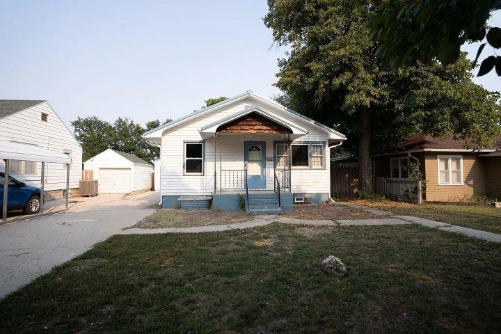 509 W 7th Street, McCook, Nebraska 69001, 2 Bedroom Bedrooms, ,2 BathroomBathrooms,Residential,for Sale,509 W 7th Street,20261371