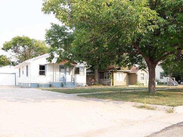 509 W 7th Street, McCook, Nebraska 69001, 2 Bedroom Bedrooms, ,2 BathroomBathrooms,Residential,for Sale,509 W 7th Street,20261371