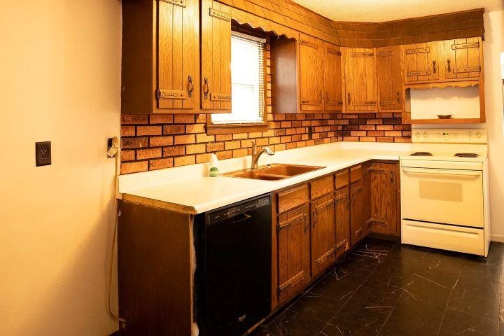 509 W 7th Street, McCook, Nebraska 69001, 2 Bedroom Bedrooms, ,2 BathroomBathrooms,Residential,for Sale,509 W 7th Street,20261371