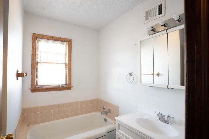509 W 7th Street, McCook, Nebraska 69001, 2 Bedroom Bedrooms, ,2 BathroomBathrooms,Residential,for Sale,509 W 7th Street,20261371