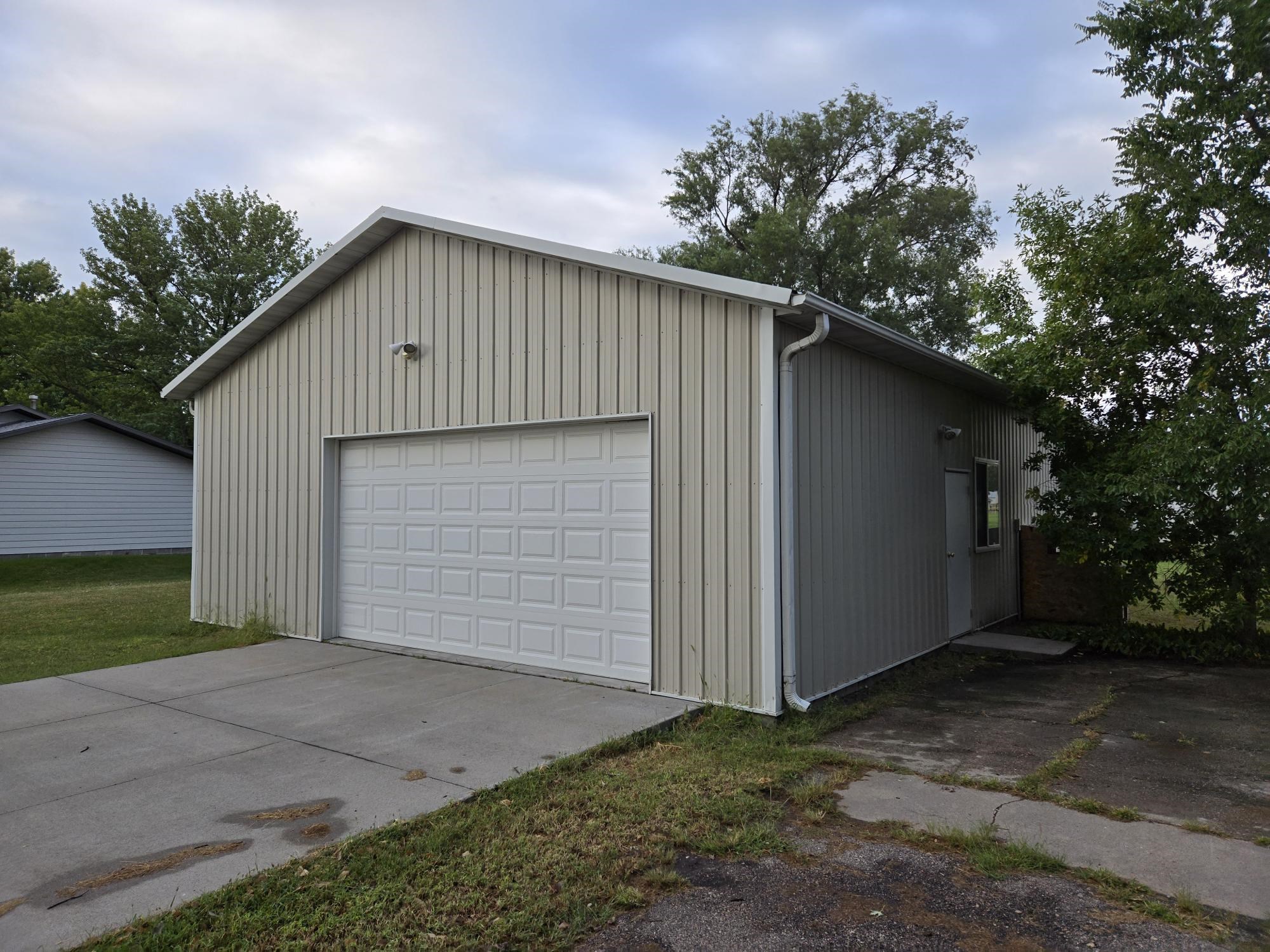 504 Lincoln Ave, Shelton, Nebraska 68876, 2 Bedroom Bedrooms, ,1 BathroomBathrooms,Residential,for Sale,504 Lincoln Ave,20261370