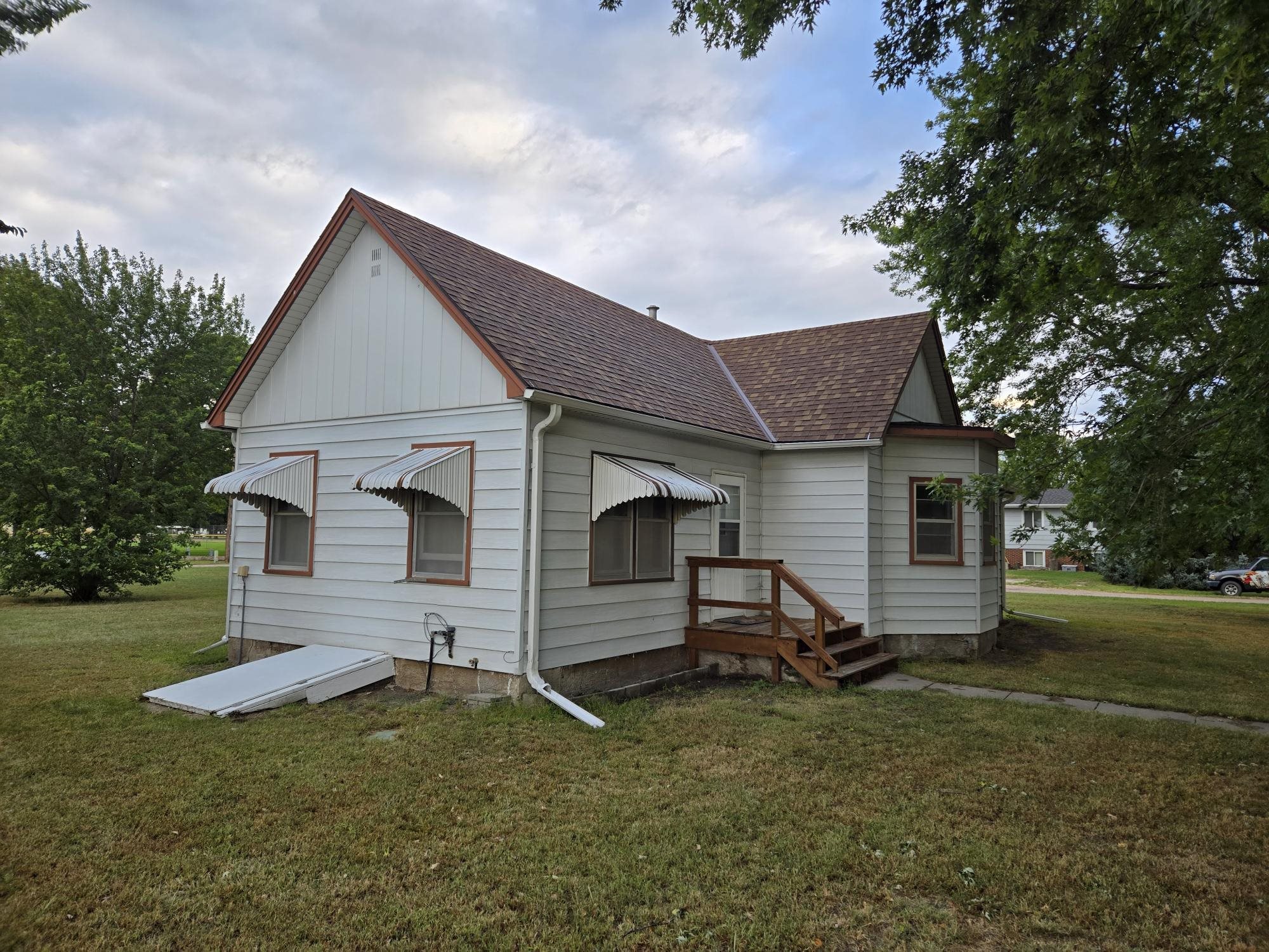 504 Lincoln Ave, Shelton, Nebraska 68876, 2 Bedroom Bedrooms, ,1 BathroomBathrooms,Residential,for Sale,504 Lincoln Ave,20261370