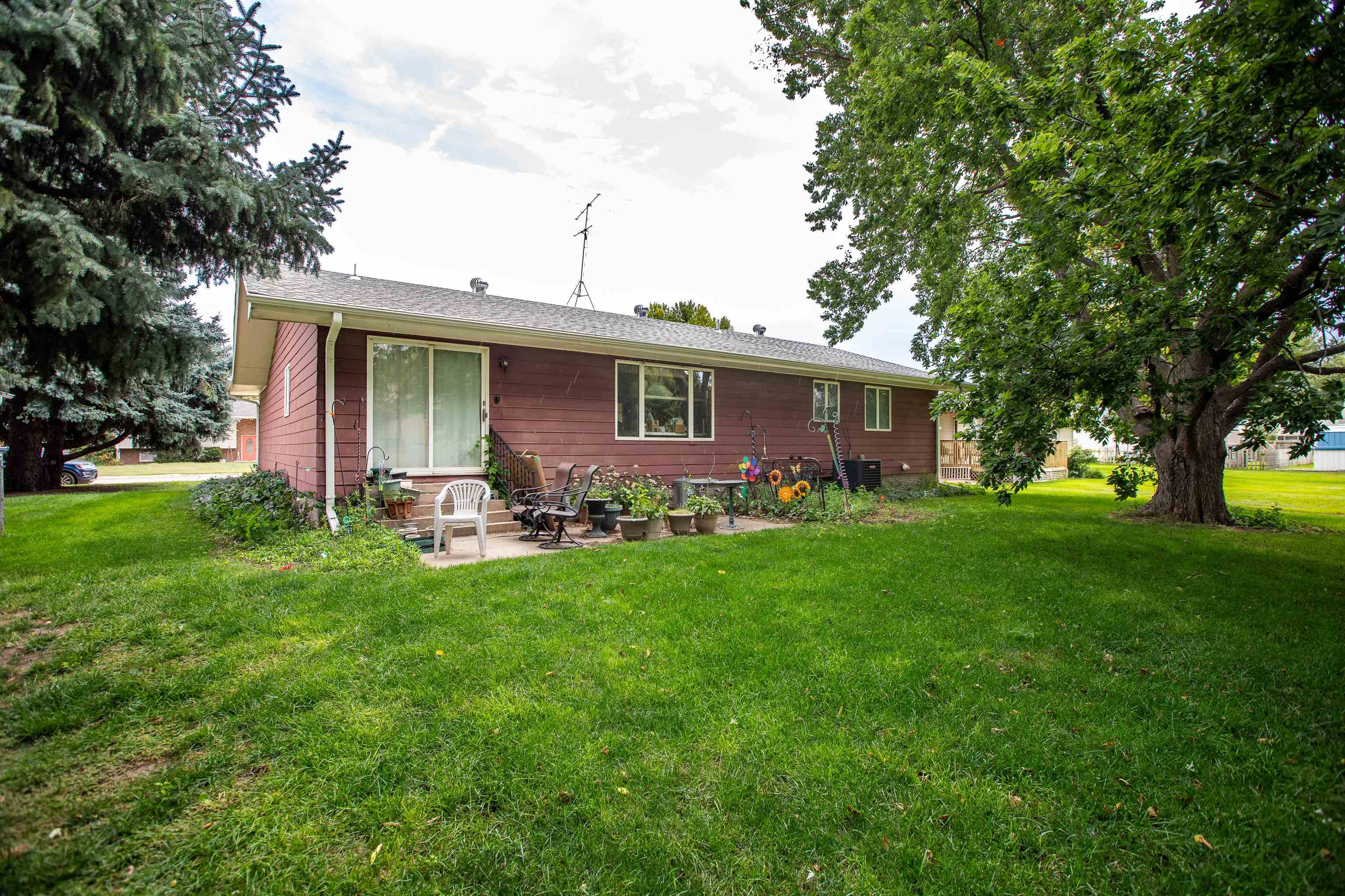 1209 Blaine St, Holdrege, Nebraska 68949, 2 Bedroom Bedrooms, ,2 BathroomBathrooms,Residential,for Sale,1209 Blaine St,20261369