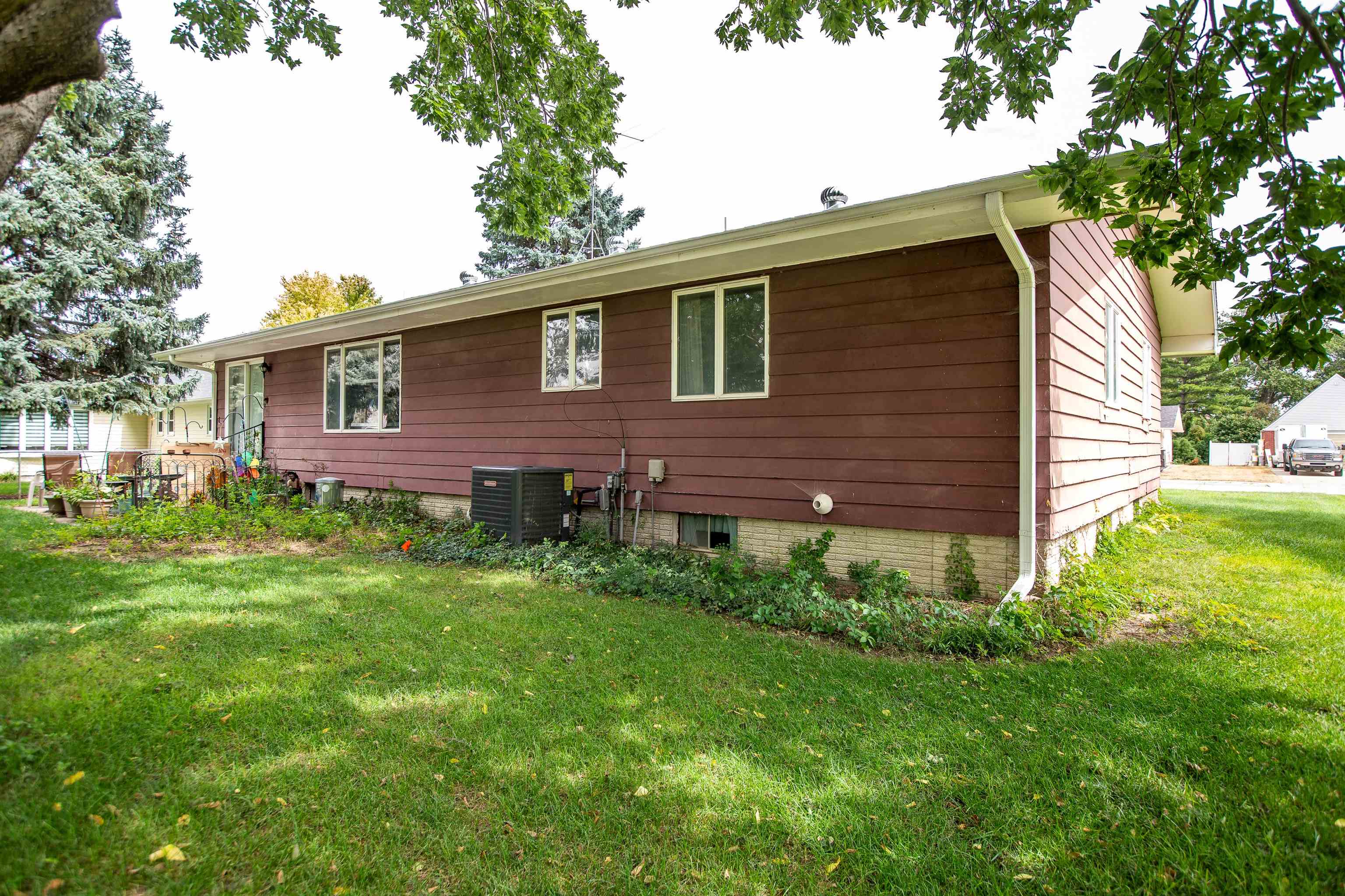 1209 Blaine St, Holdrege, Nebraska 68949, 2 Bedroom Bedrooms, ,2 BathroomBathrooms,Residential,for Sale,1209 Blaine St,20261369