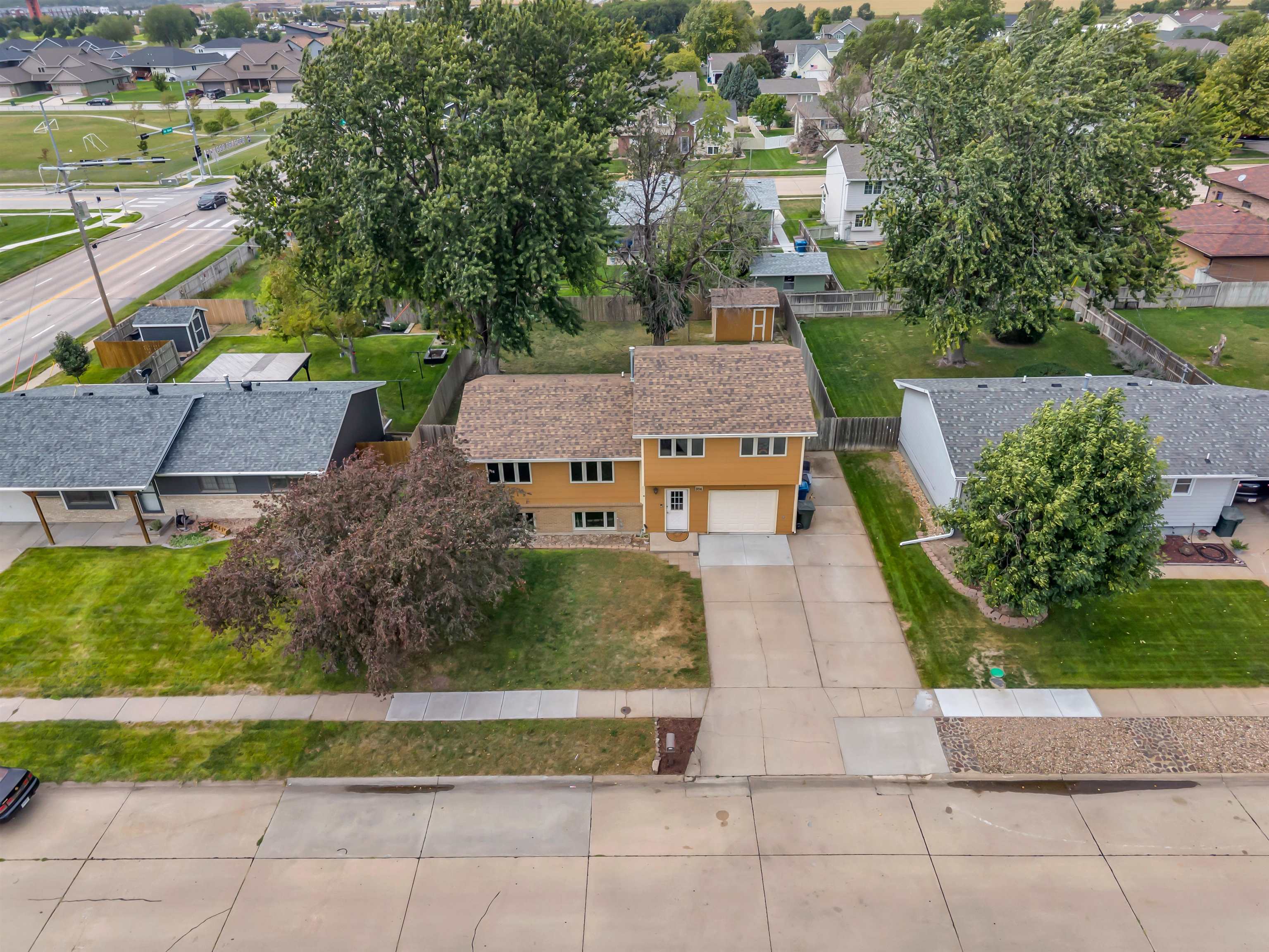 1106 14th Avenue, Kearney, Nebraska 68845, 4 Bedroom Bedrooms, ,2 BathroomBathrooms,Residential,for Sale,1106 14th Avenue,20261373