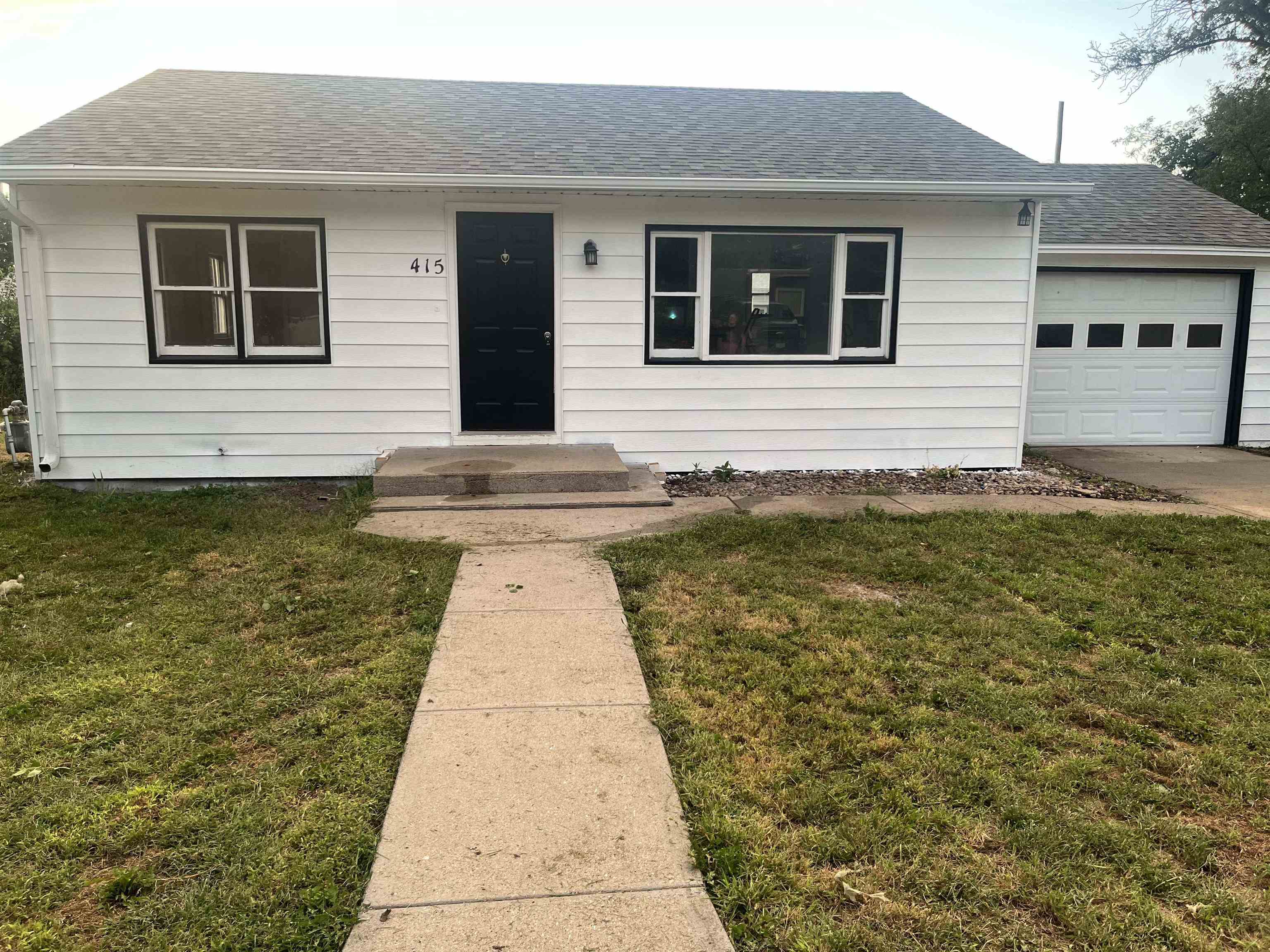 415 N Bond Street, Elm Creek, Nebraska 68836, 2 Bedroom Bedrooms, ,1 BathroomBathrooms,Residential,for Sale,415 N Bond Street,20261376