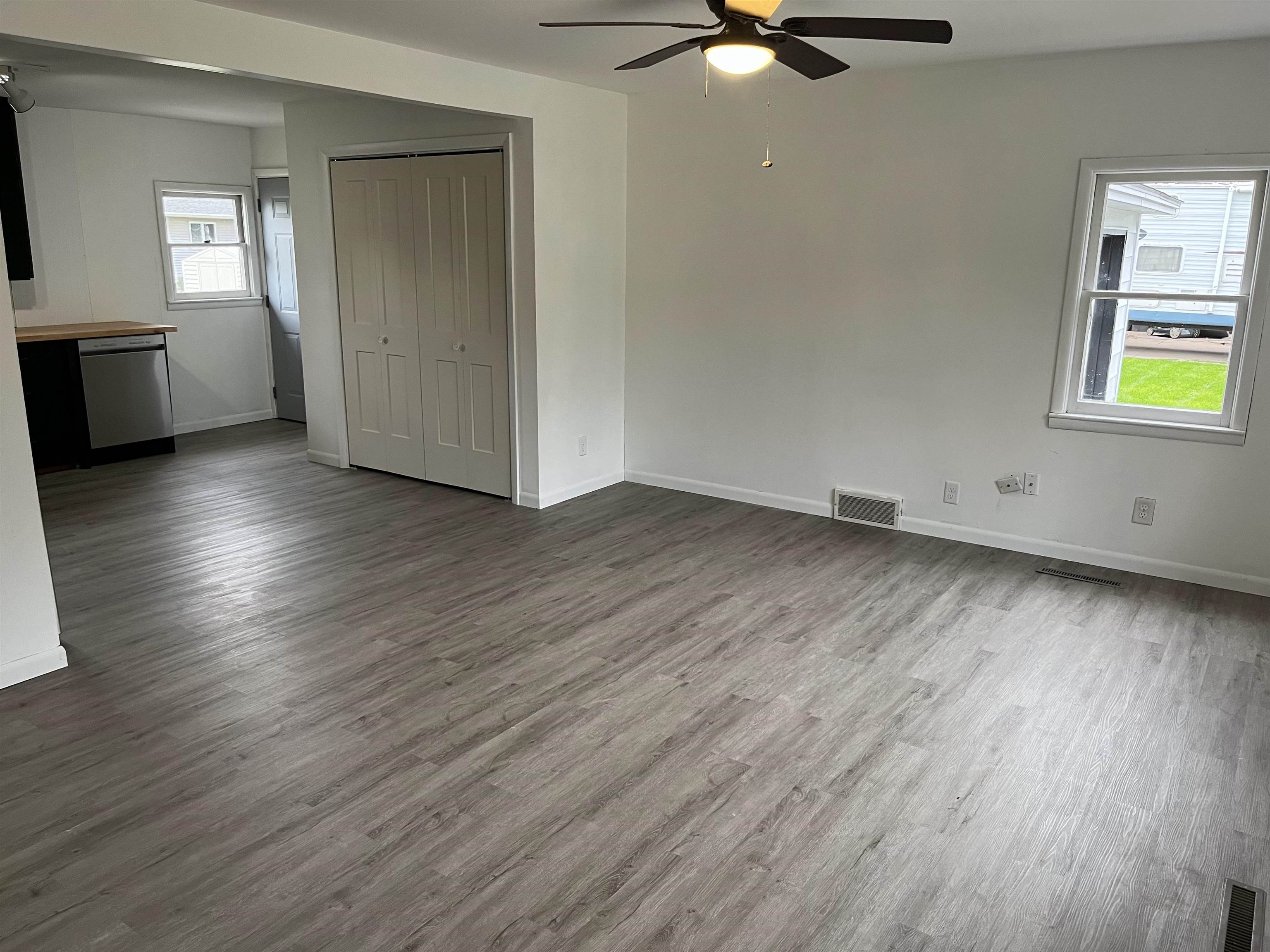 415 N Bond Street, Elm Creek, Nebraska 68836, 2 Bedroom Bedrooms, ,1 BathroomBathrooms,Residential,for Sale,415 N Bond Street,20261376
