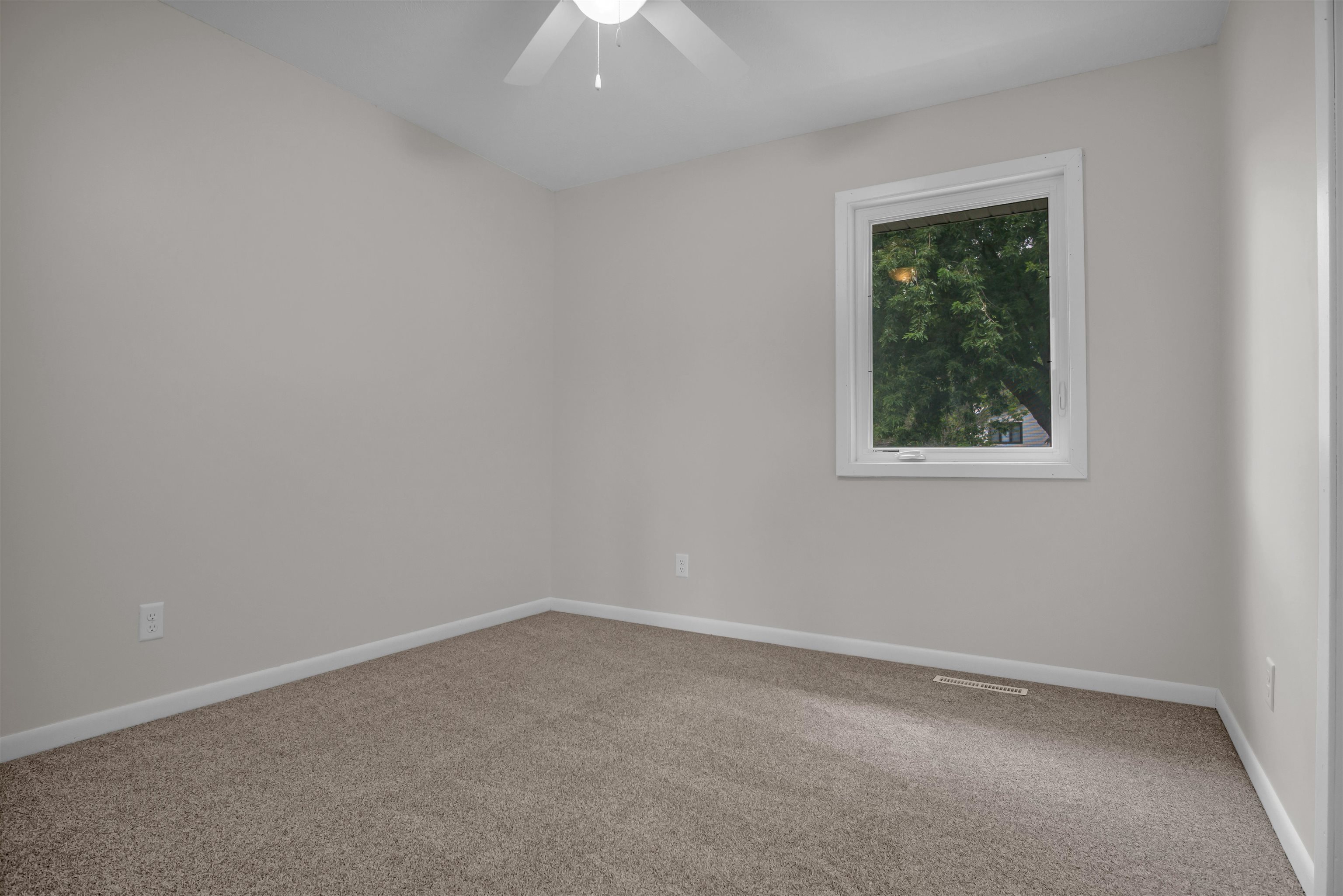 106 Cedar Street, Kearney, Nebraska 68845, 5 Bedroom Bedrooms, ,2 BathroomBathrooms,Residential,for Sale,106 Cedar Street,20261381