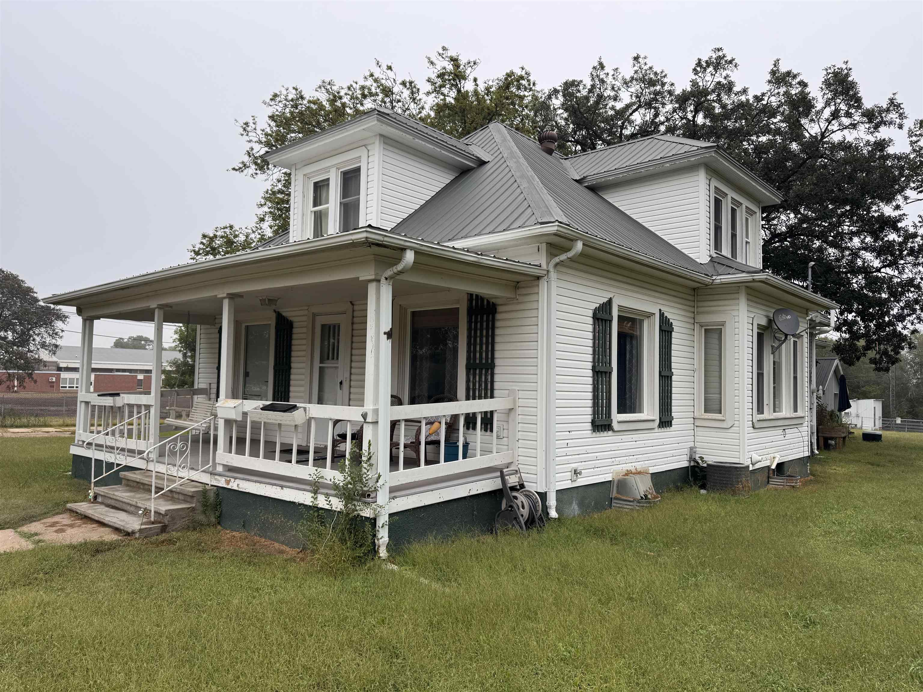 112 N Center Street, Clay Center, Nebraska 68933, 5 Bedroom Bedrooms, ,2 BathroomBathrooms,Residential,for Sale,112 N Center Street,20261386