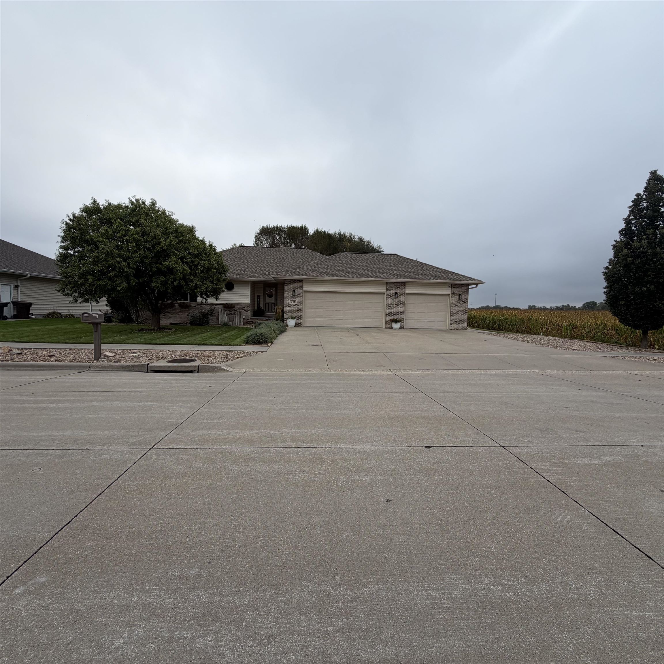 711 13th Ave, Kearney, Nebraska 68845, 4 Bedroom Bedrooms, ,3 BathroomBathrooms,Residential,for Sale,711 13th Ave,20261385