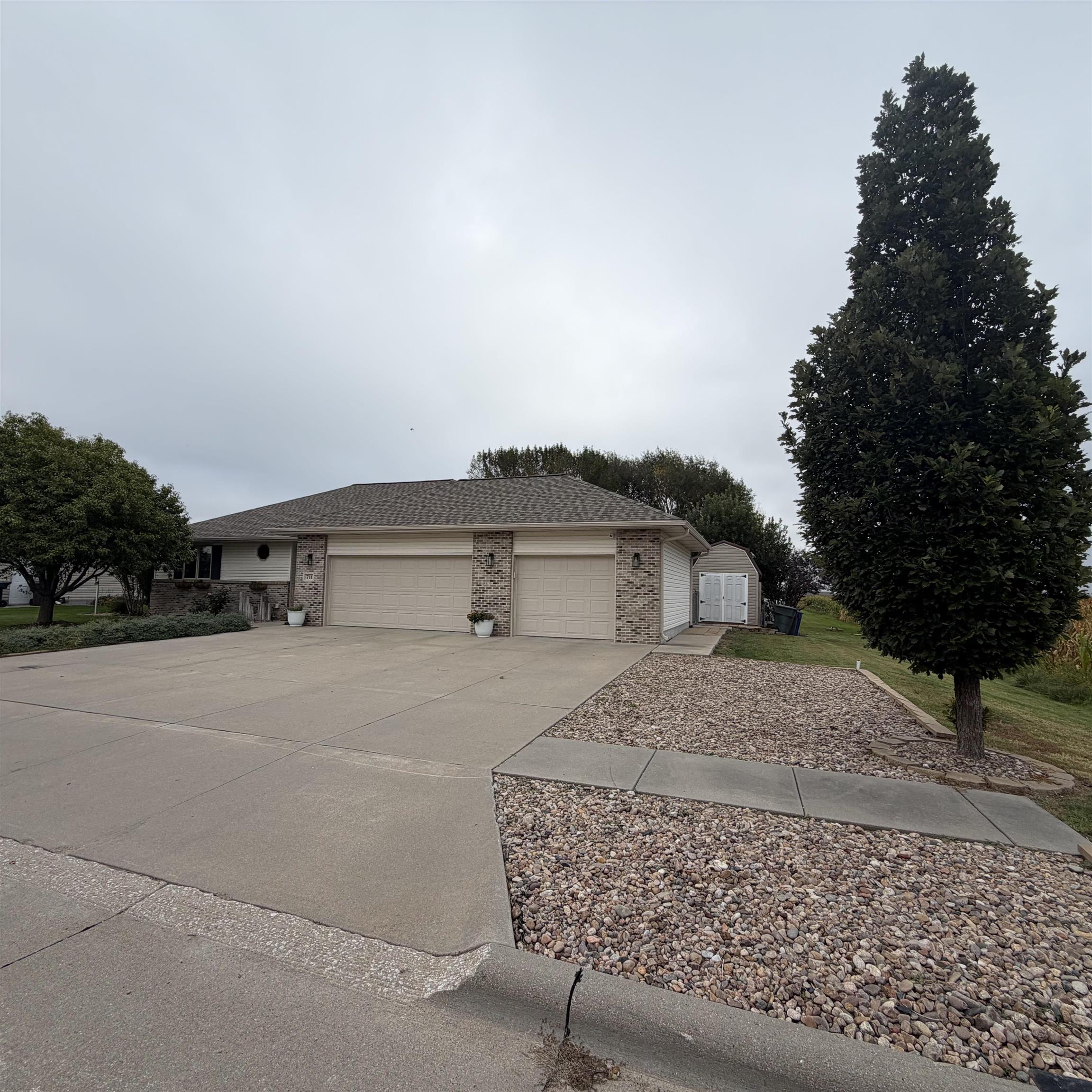 711 13th Ave, Kearney, Nebraska 68845, 4 Bedroom Bedrooms, ,3 BathroomBathrooms,Residential,for Sale,711 13th Ave,20261385