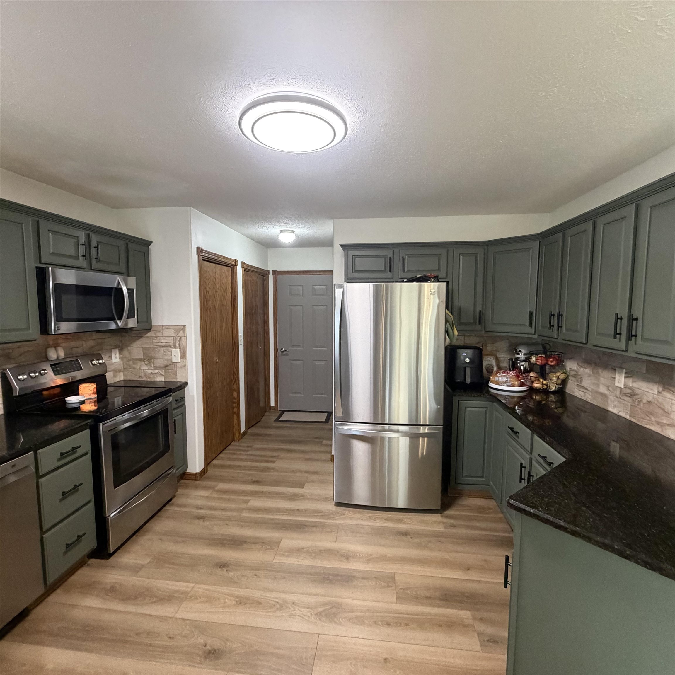 711 13th Ave, Kearney, Nebraska 68845, 4 Bedroom Bedrooms, ,3 BathroomBathrooms,Residential,for Sale,711 13th Ave,20261385