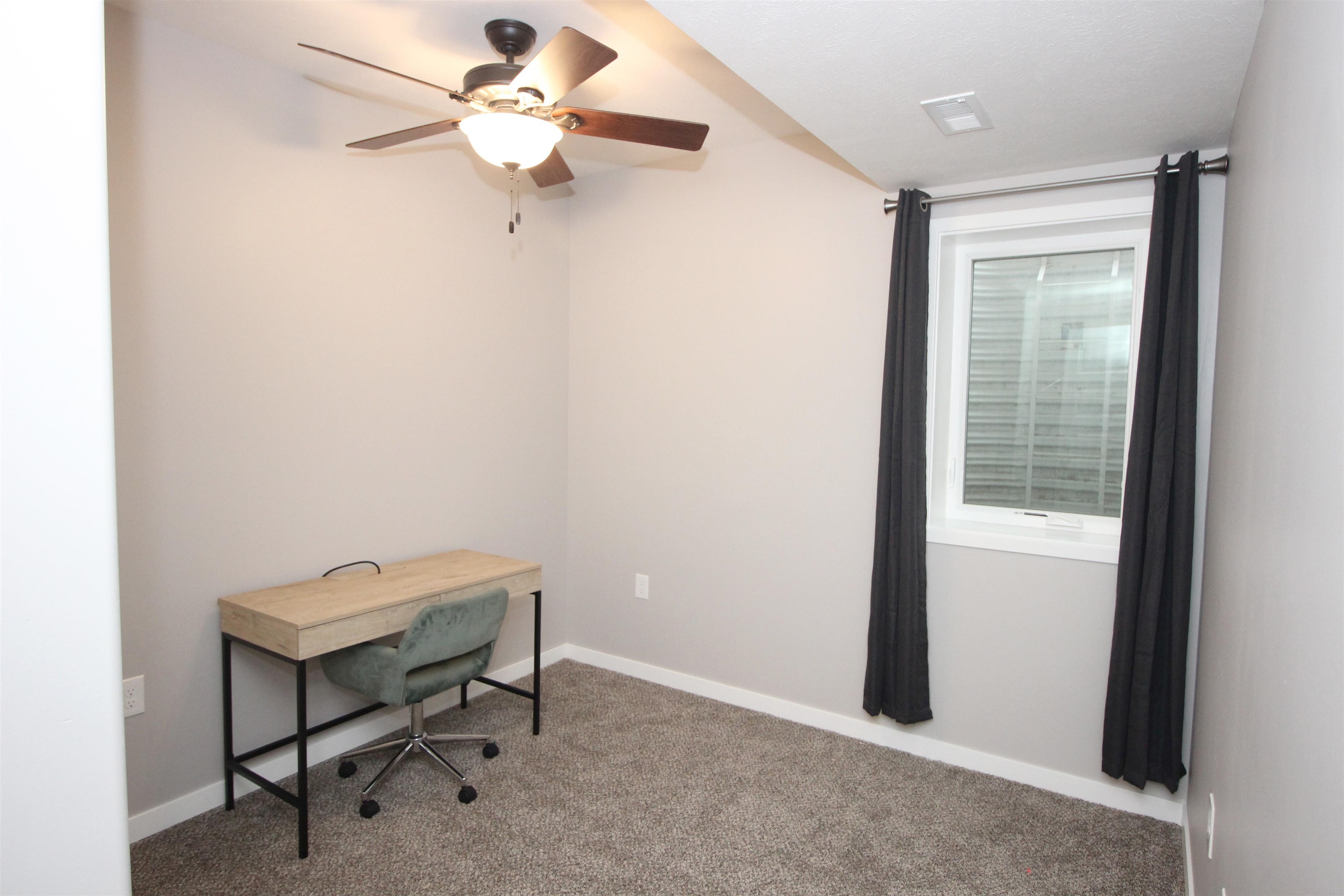 703 W 47th Street Place, Kearney, Nebraska 68845, 5 Bedroom Bedrooms, ,3 BathroomBathrooms,Residential,for Sale,703 W 47th Street Place,20261392