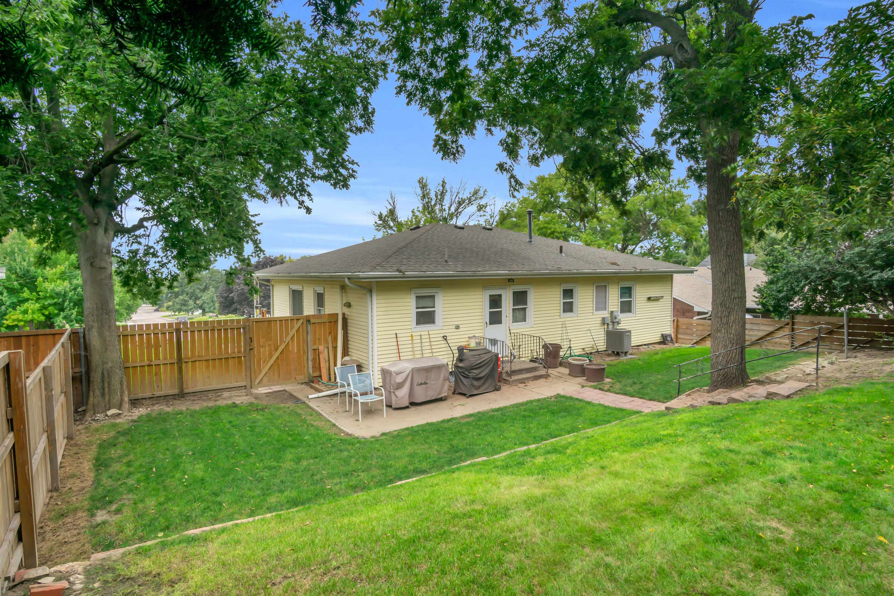 503 W 35th Street, Kearney, Nebraska 68845, 4 Bedroom Bedrooms, ,2 BathroomBathrooms,Residential,for Sale,503 W 35th Street,20261405