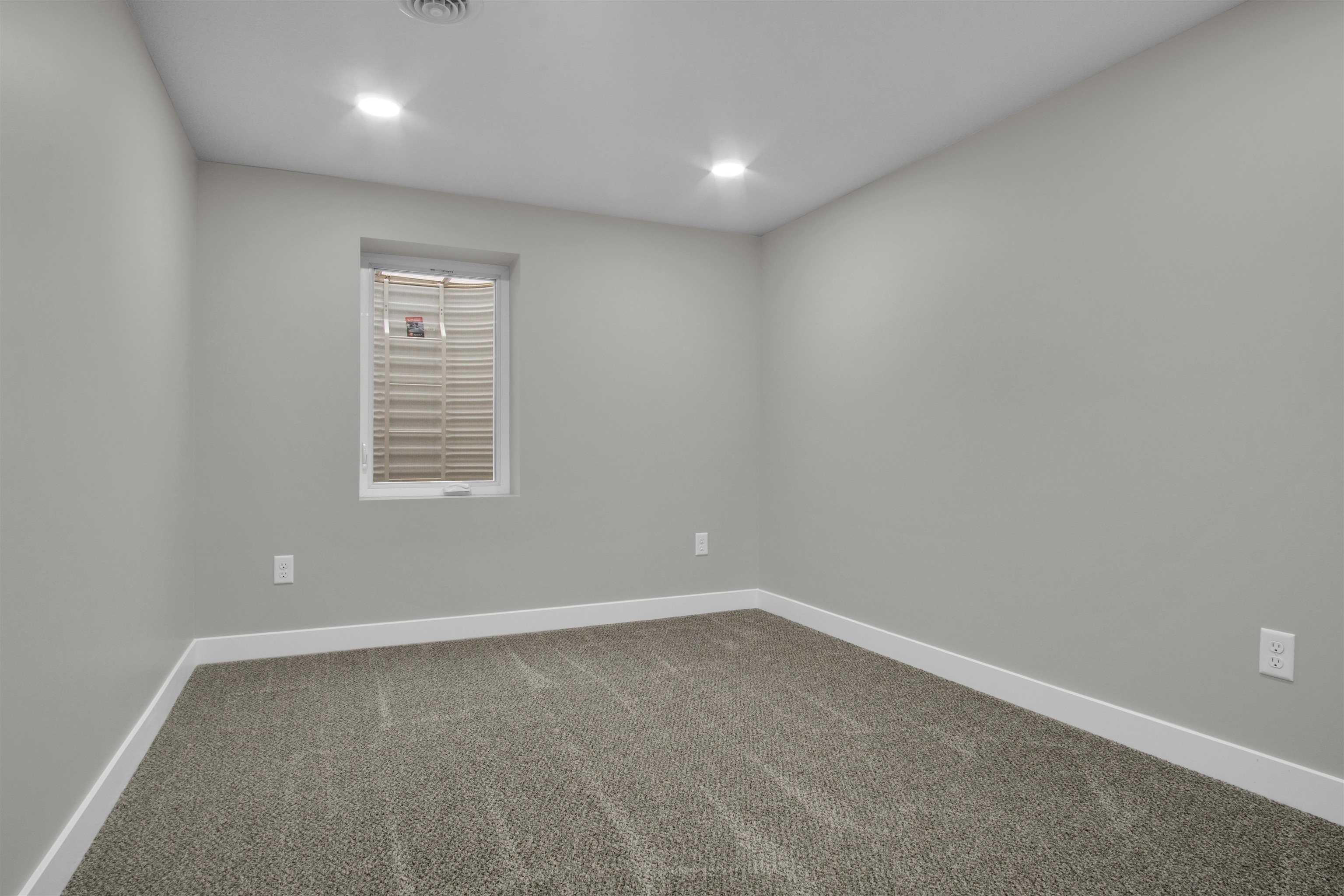 3209 10th Avenue, Kearney, Nebraska 68845, 5 Bedroom Bedrooms, ,2 BathroomBathrooms,Residential,for Sale,3209 10th Avenue,20261408