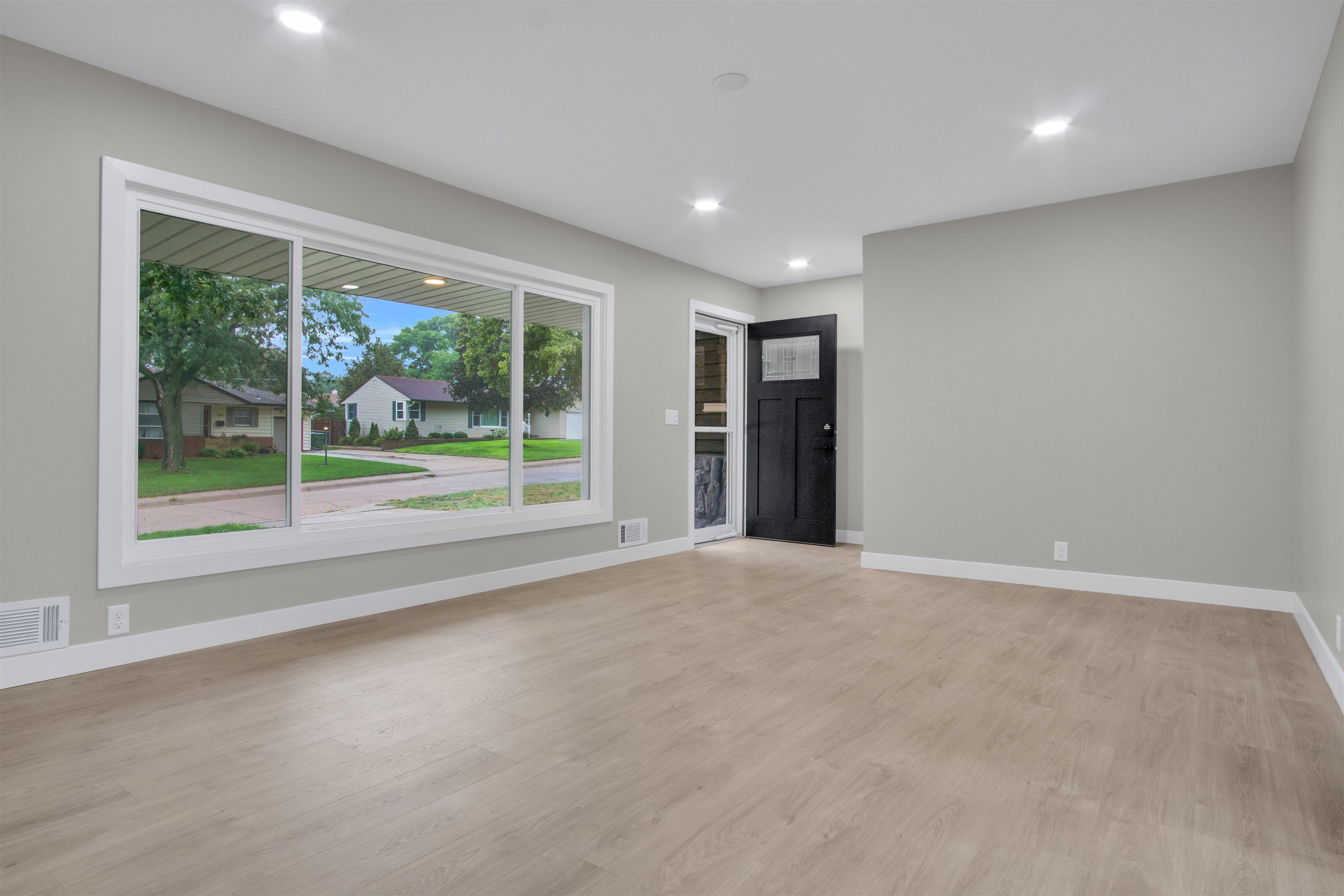 3209 10th Avenue, Kearney, Nebraska 68845, 5 Bedroom Bedrooms, ,2 BathroomBathrooms,Residential,for Sale,3209 10th Avenue,20261408