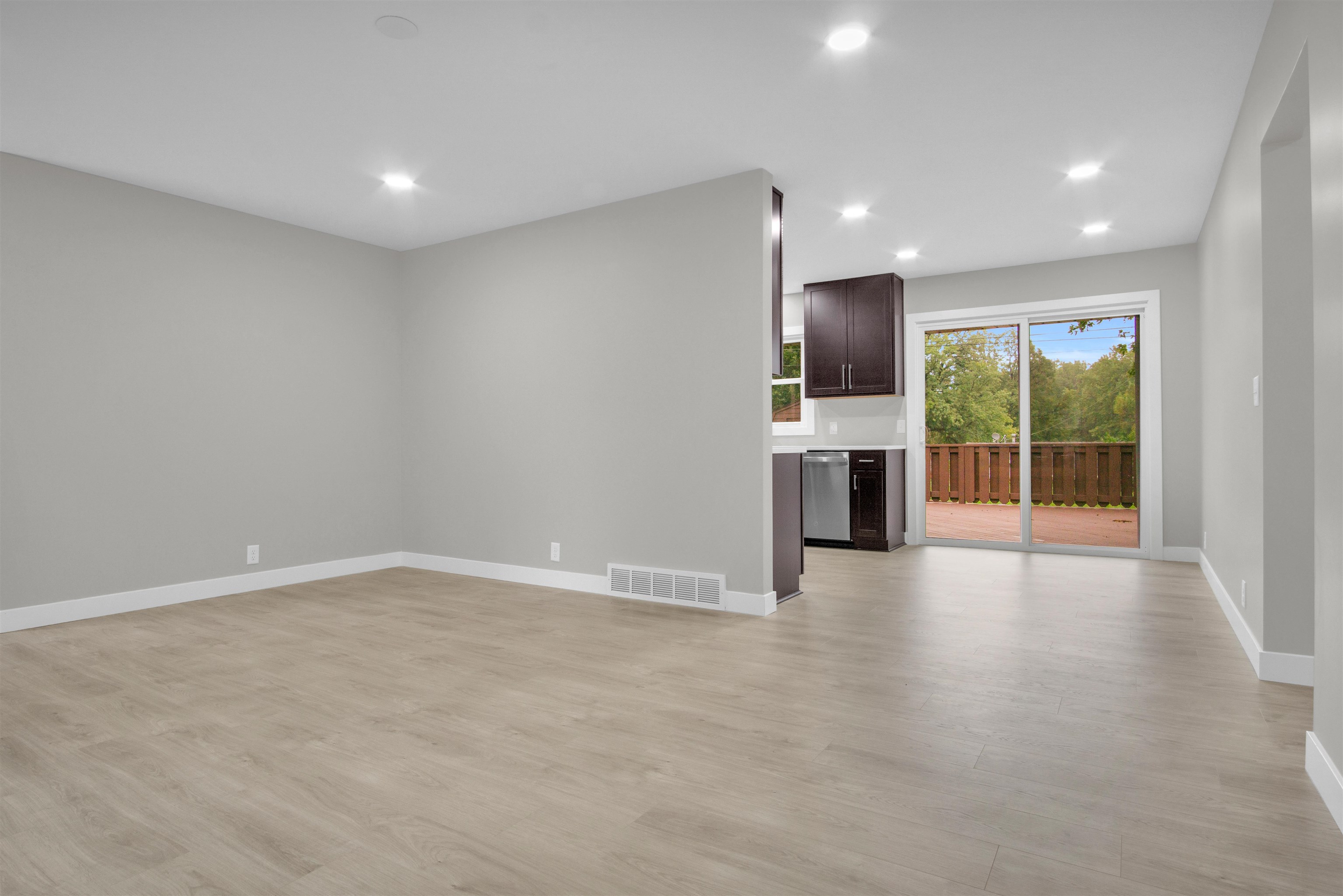 3209 10th Avenue, Kearney, Nebraska 68845, 5 Bedroom Bedrooms, ,2 BathroomBathrooms,Residential,for Sale,3209 10th Avenue,20261408