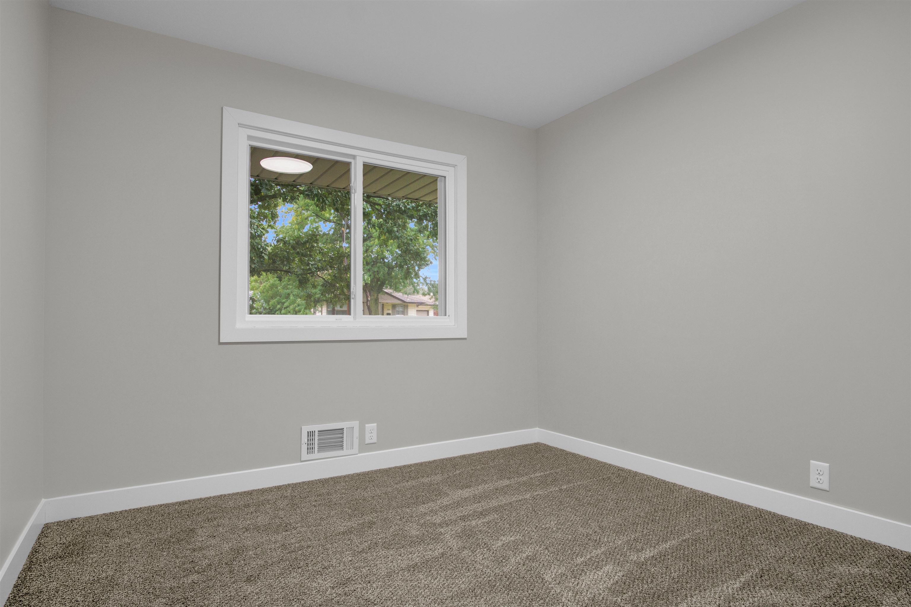3209 10th Avenue, Kearney, Nebraska 68845, 5 Bedroom Bedrooms, ,2 BathroomBathrooms,Residential,for Sale,3209 10th Avenue,20261408