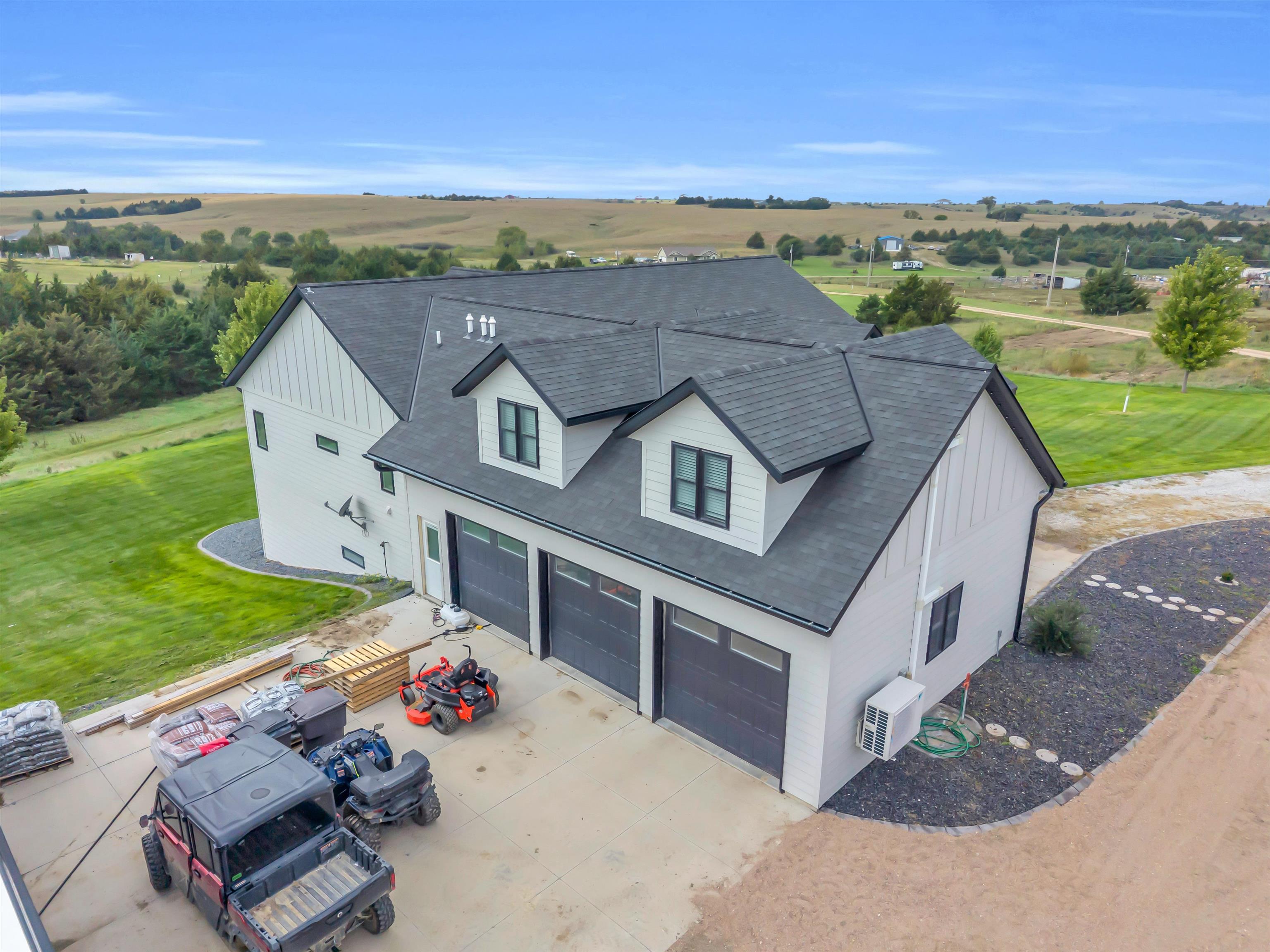 8109 Hidden Hills Road, Kearney, Nebraska 68845, 7 Bedroom Bedrooms, ,5 BathroomBathrooms,Residential,for Sale,8109 Hidden Hills Road,20261423