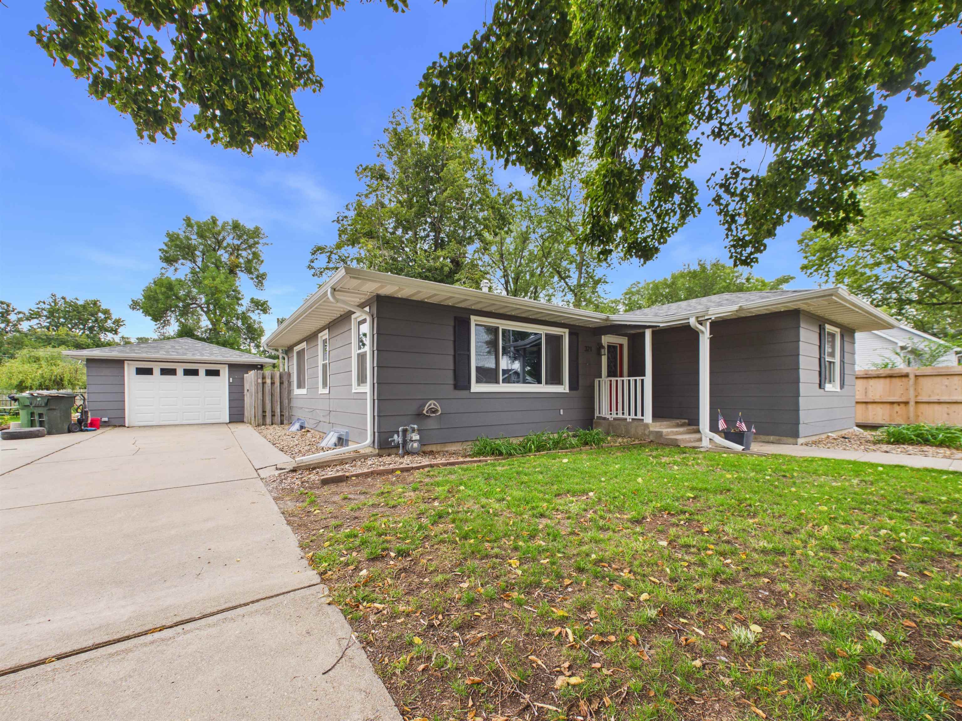 321 W 5th Street, Minden, Nebraska 68959, 5 Bedroom Bedrooms, ,2 BathroomBathrooms,Residential,for Sale,321 W 5th Street,20261427