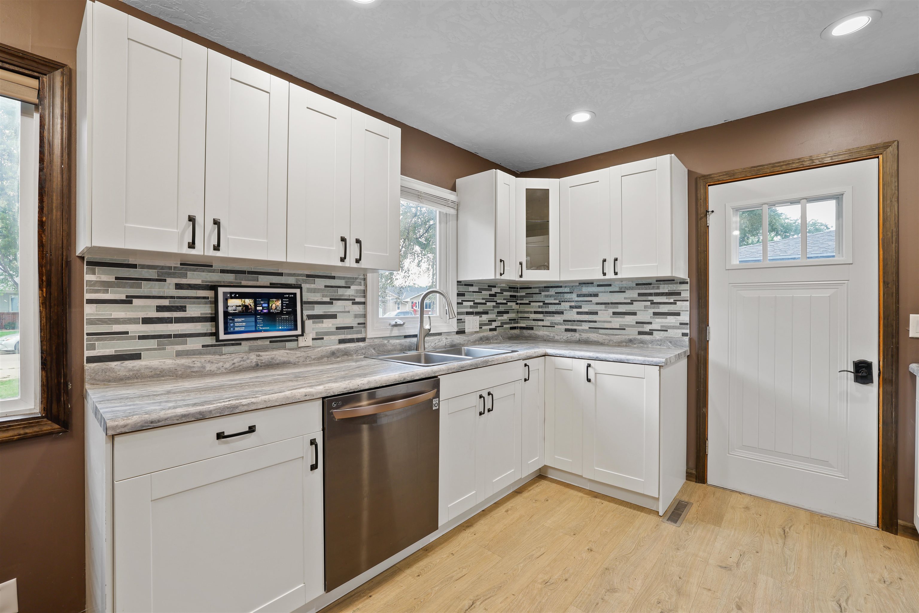 4004 Linden Drive, Kearney, Nebraska 68847, 3 Bedroom Bedrooms, ,2 BathroomBathrooms,Residential,for Sale,4004 Linden Drive,20261430