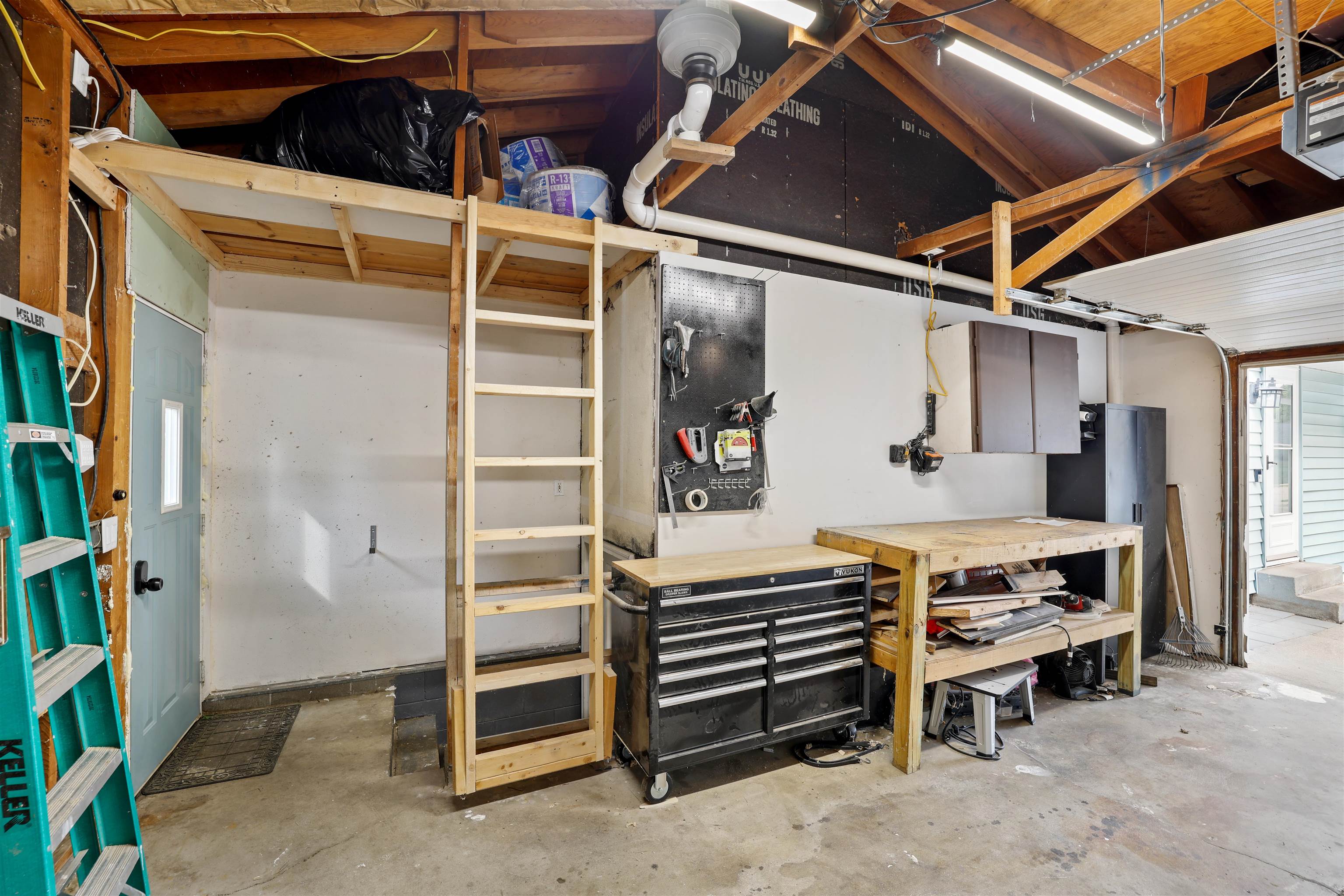 4004 Linden Drive, Kearney, Nebraska 68847, 3 Bedroom Bedrooms, ,2 BathroomBathrooms,Residential,for Sale,4004 Linden Drive,20261430