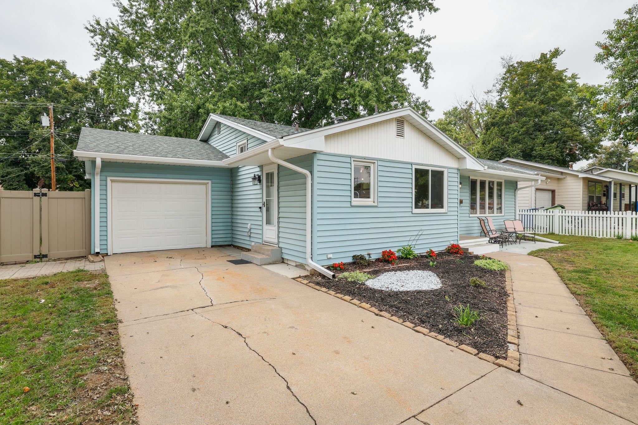 4004 Linden Drive, Kearney, Nebraska 68847, 3 Bedroom Bedrooms, ,2 BathroomBathrooms,Residential,for Sale,4004 Linden Drive,20261430