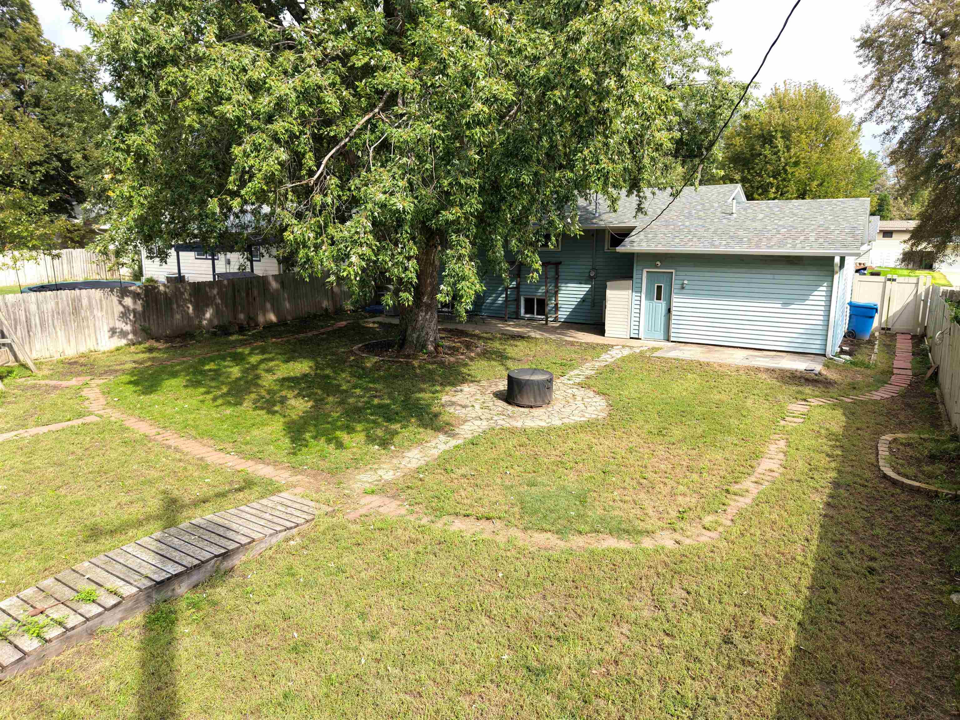 4004 Linden Drive, Kearney, Nebraska 68847, 3 Bedroom Bedrooms, ,2 BathroomBathrooms,Residential,for Sale,4004 Linden Drive,20261430