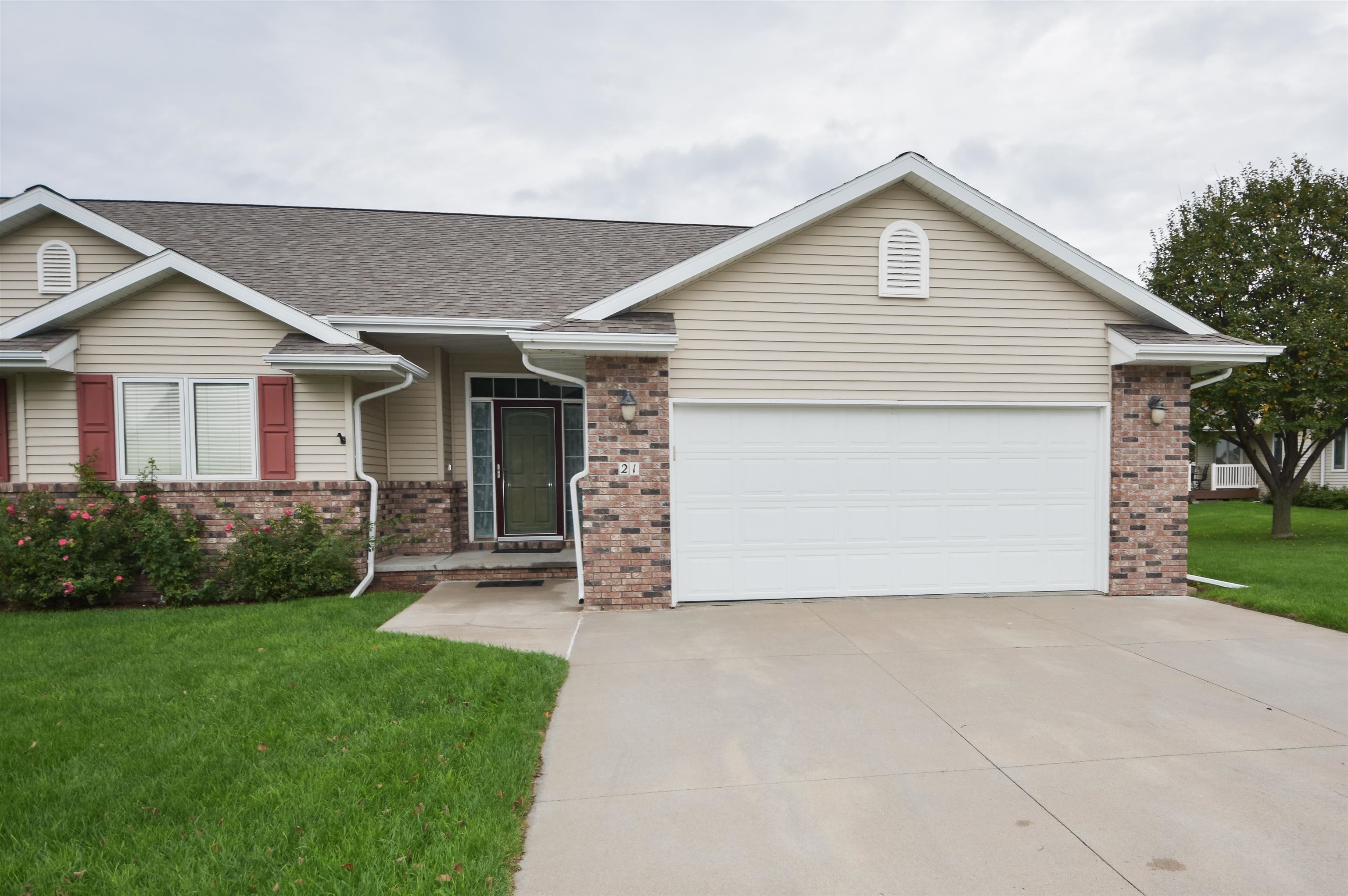 1104 E 56th Street #21, Kearney, Nebraska 68847, 4 Bedroom Bedrooms, ,3 BathroomBathrooms,Residential,for Sale,1104 E 56th Street #21,20261431