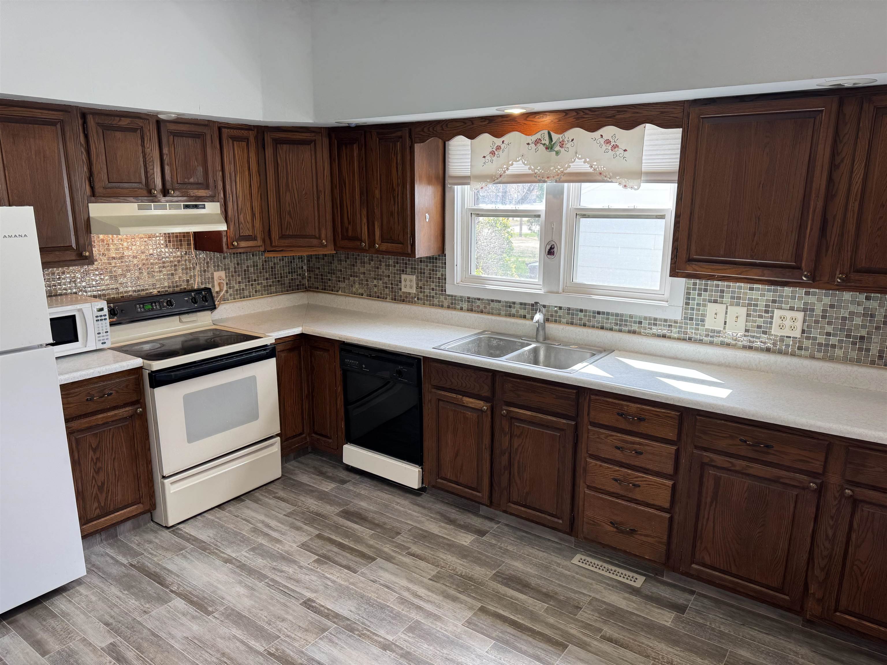 801 John St., Alma, Nebraska 68920, 2 Bedroom Bedrooms, ,2 BathroomBathrooms,Residential,for Sale,801 John St.,20260404