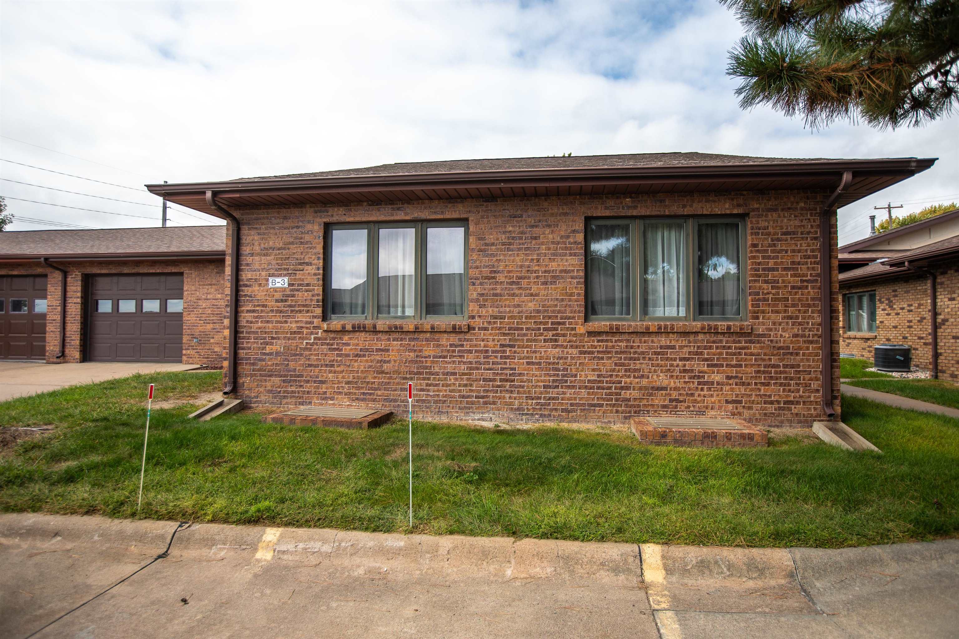 110 E 39th Street B-3, Kearney, Nebraska 68847, 2 Bedroom Bedrooms, ,2 BathroomBathrooms,Residential,for Sale,110 E 39th Street B-3,20261439