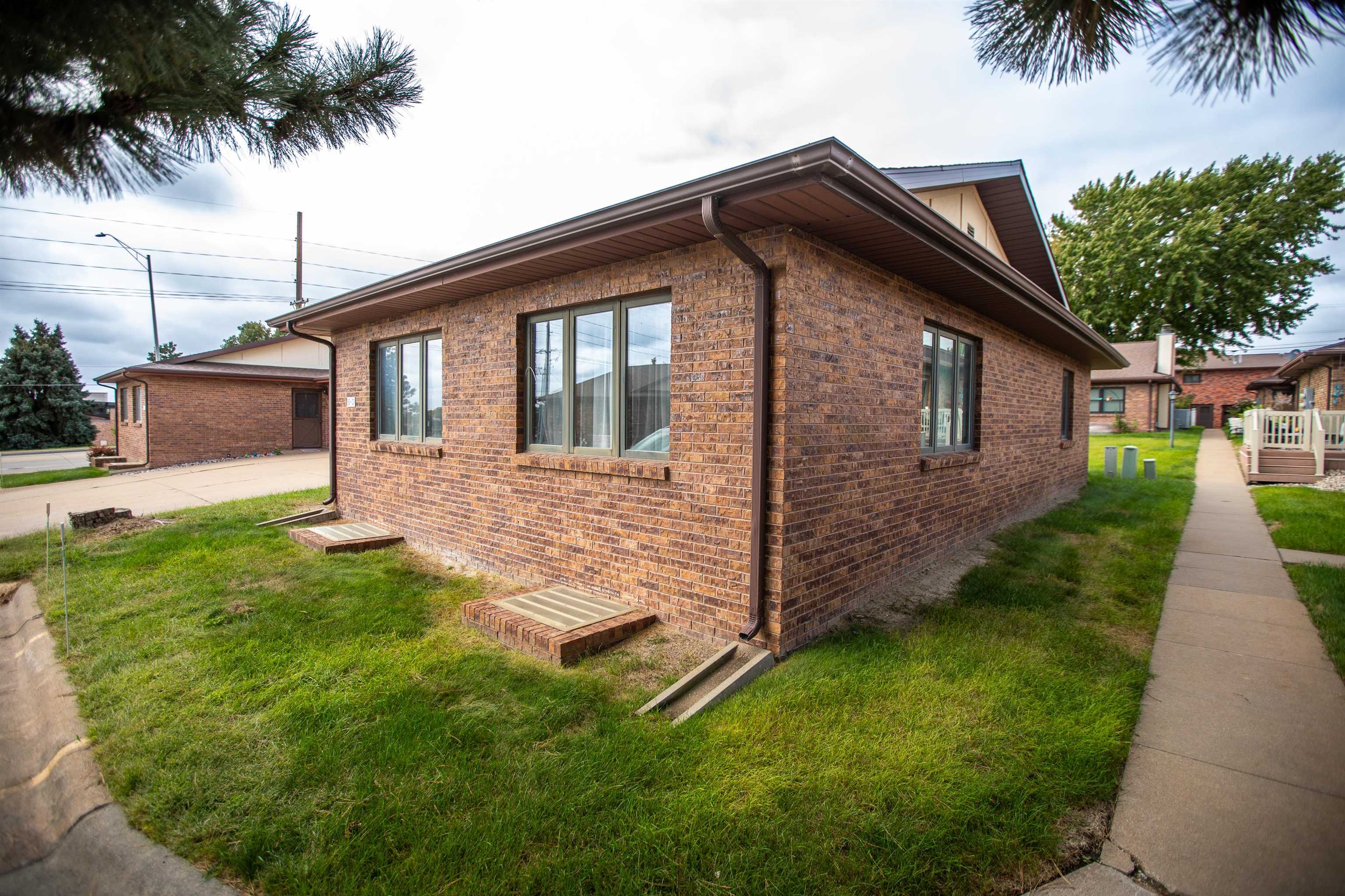 110 E 39th Street B-3, Kearney, Nebraska 68847, 2 Bedroom Bedrooms, ,2 BathroomBathrooms,Residential,for Sale,110 E 39th Street B-3,20261439