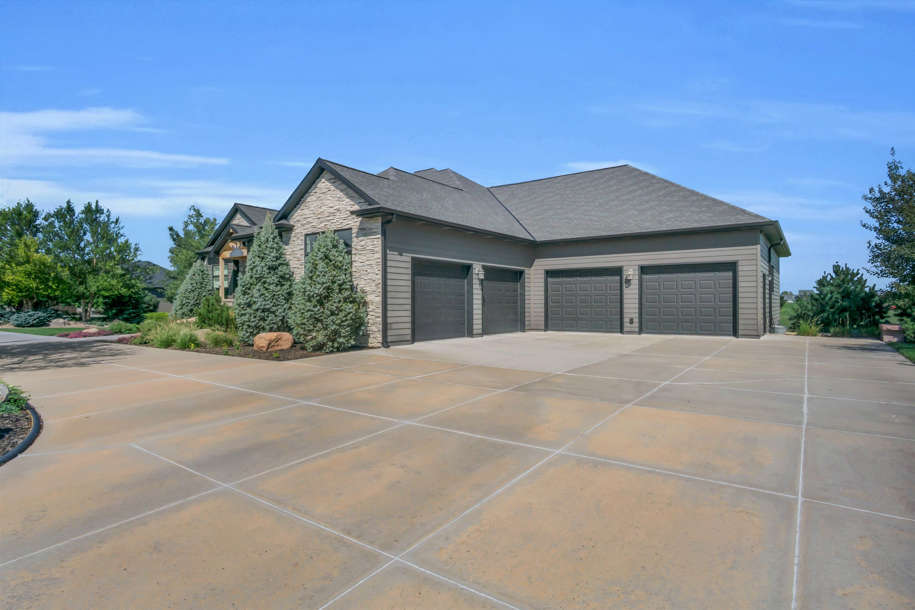 5903 6th Avenue, Kearney, Nebraska 68845-000, 6 Bedroom Bedrooms, ,6 BathroomBathrooms,Residential,for Sale,5903 6th Avenue,20261307