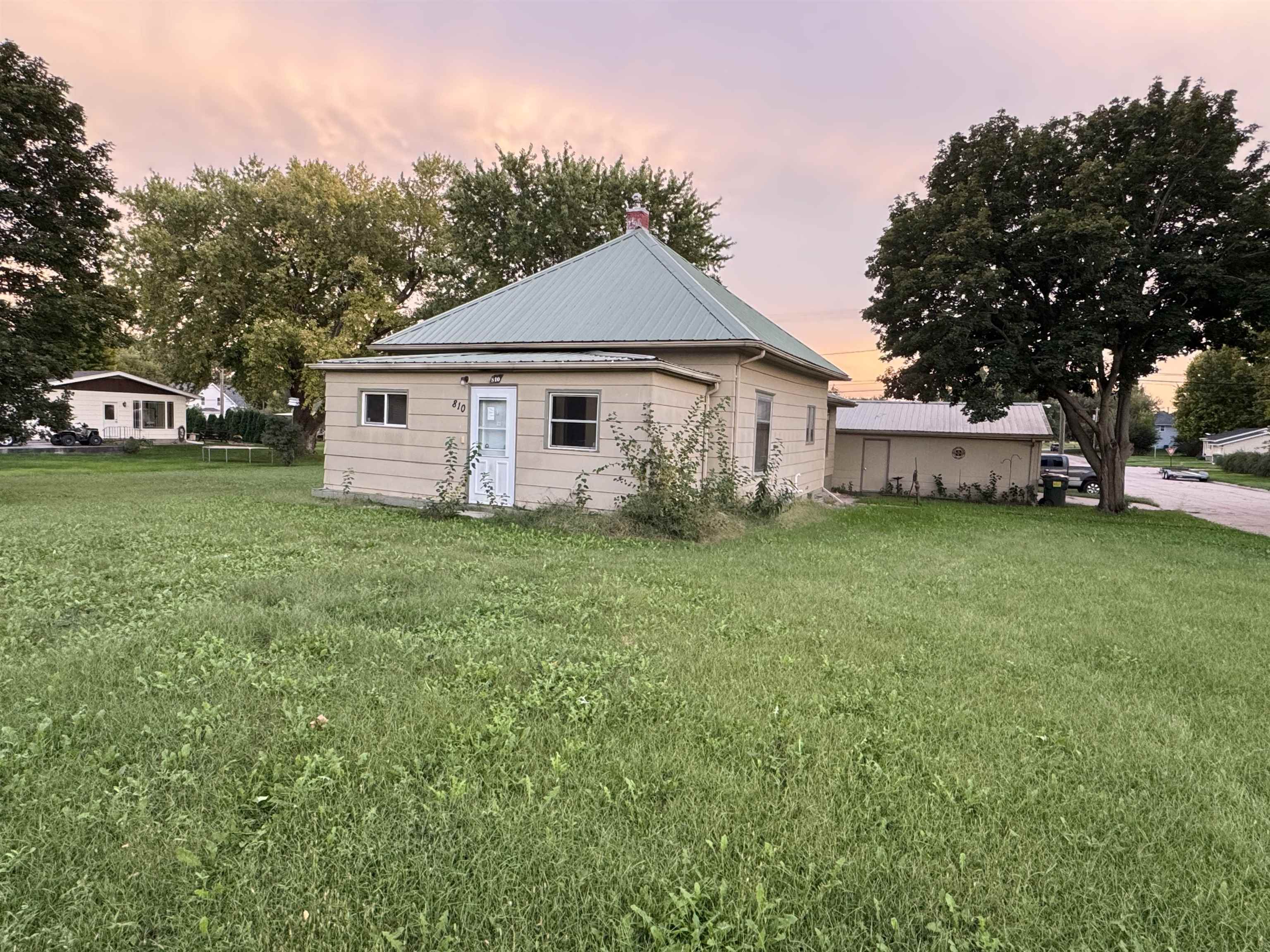 810 W Cedar Street, Sutton, Nebraska 68979, 2 Bedroom Bedrooms, ,2 BathroomBathrooms,Residential,for Sale,810 W Cedar Street,20261442
