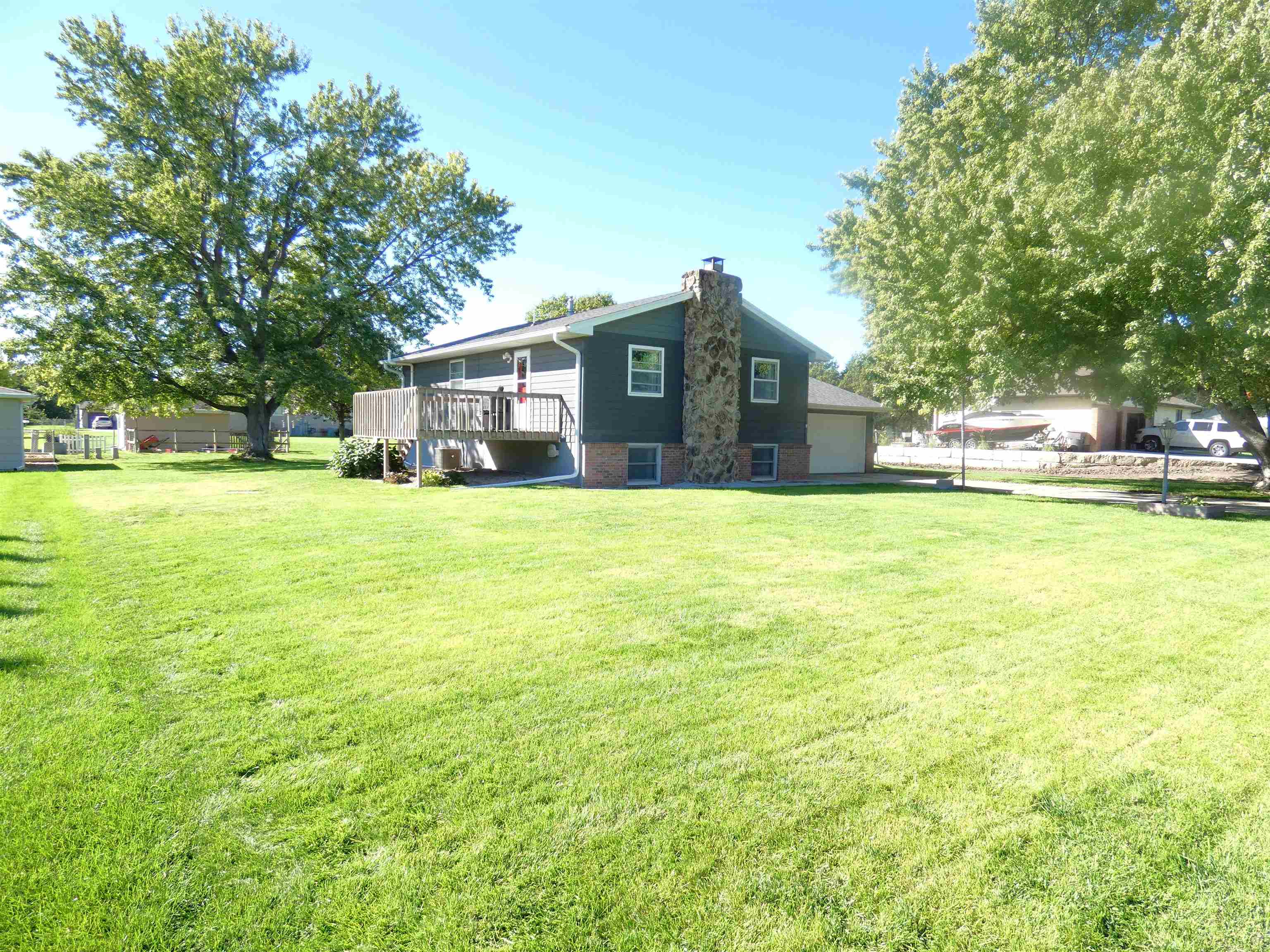 8 Maple Drive, Kearney, Nebraska 68845, 4 Bedroom Bedrooms, ,2 BathroomBathrooms,Residential,for Sale,8 Maple Drive,20261445