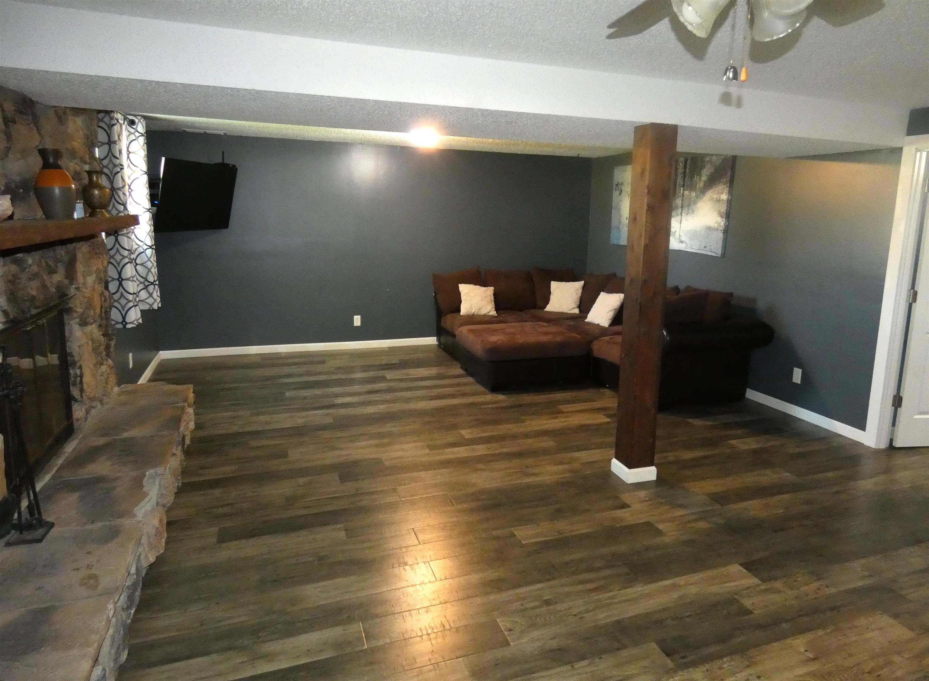 8 Maple Drive, Kearney, Nebraska 68845, 4 Bedroom Bedrooms, ,2 BathroomBathrooms,Residential,for Sale,8 Maple Drive,20261445