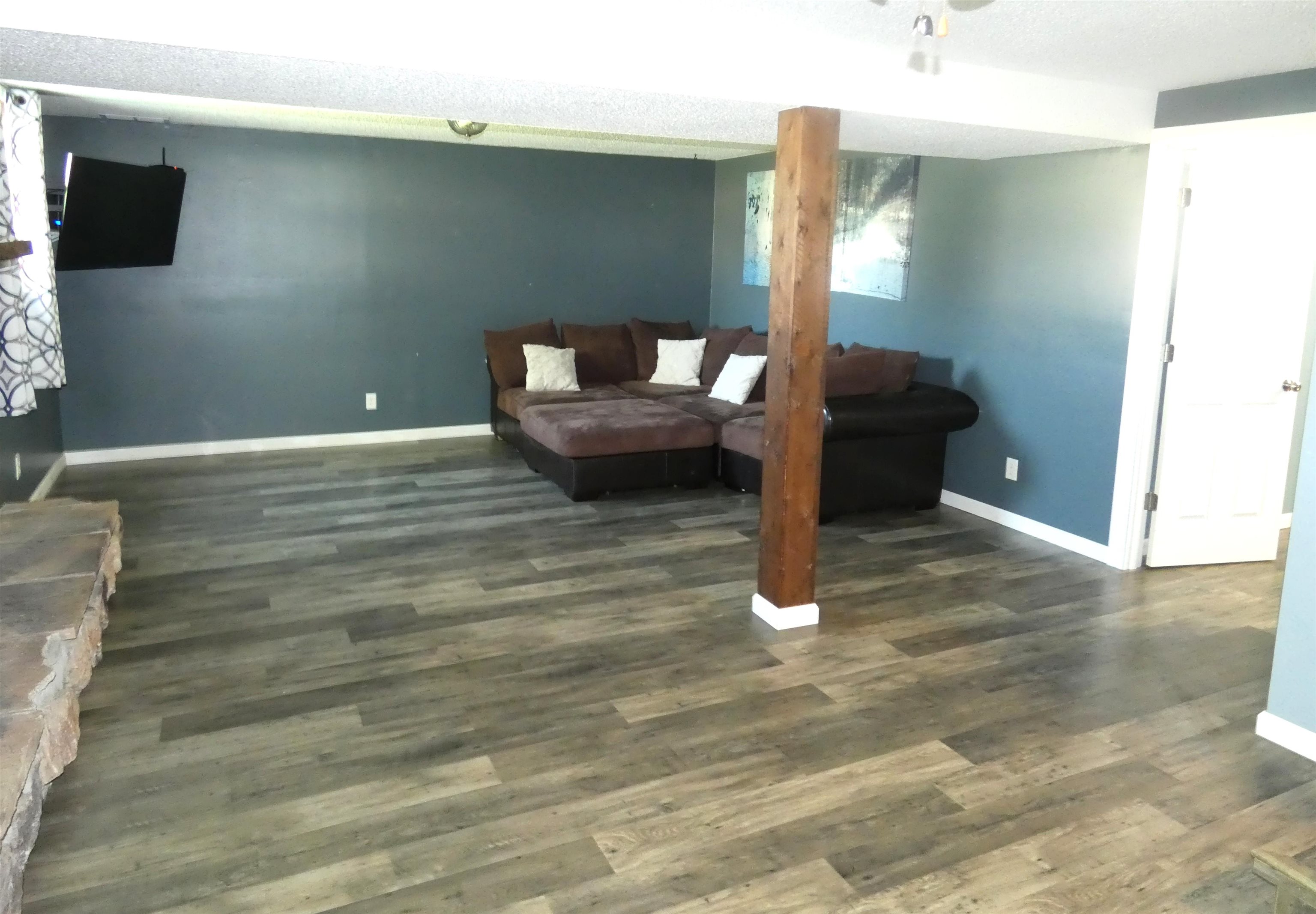 8 Maple Drive, Kearney, Nebraska 68845, 4 Bedroom Bedrooms, ,2 BathroomBathrooms,Residential,for Sale,8 Maple Drive,20261445